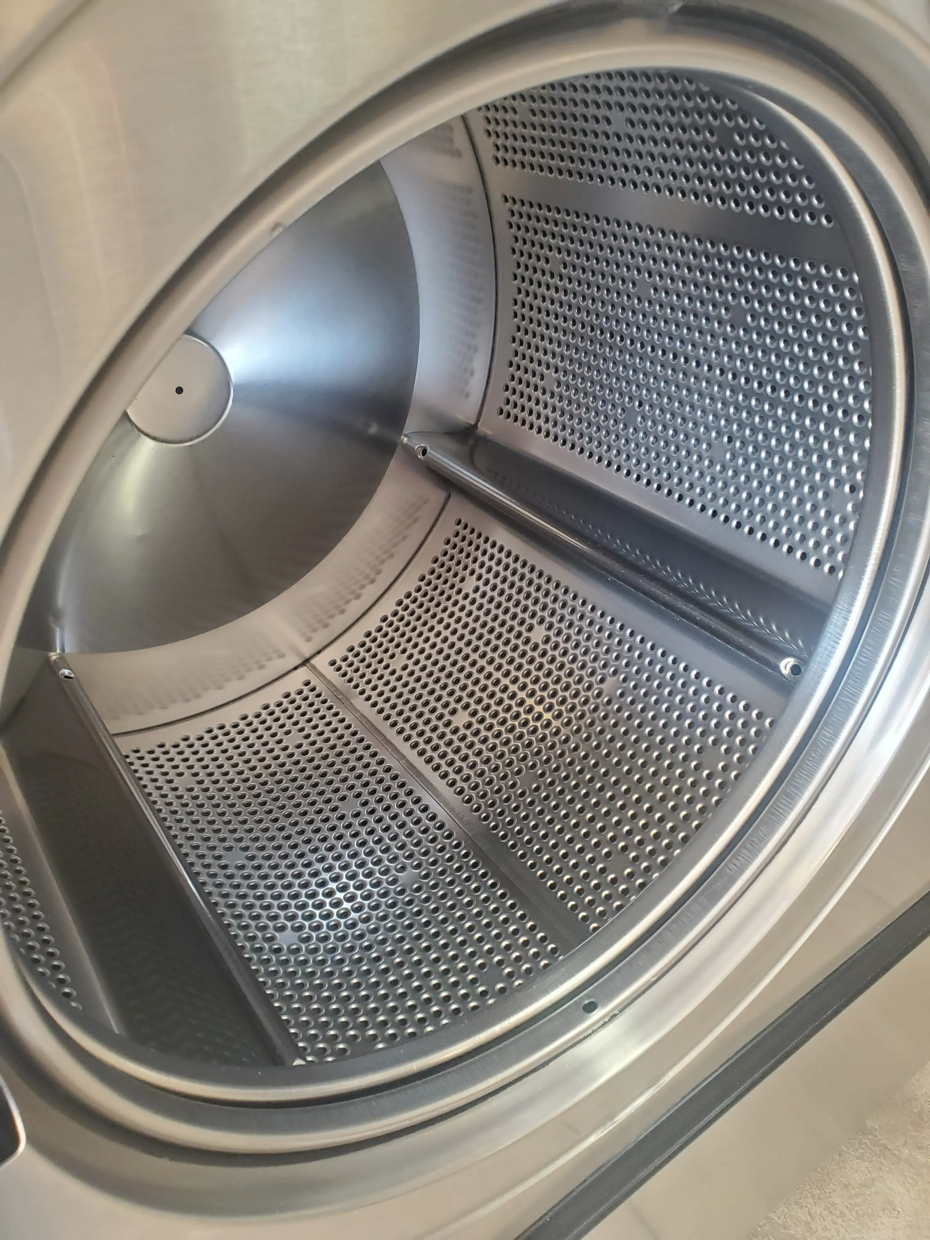 Orange Coin Laundry thumbnail 8