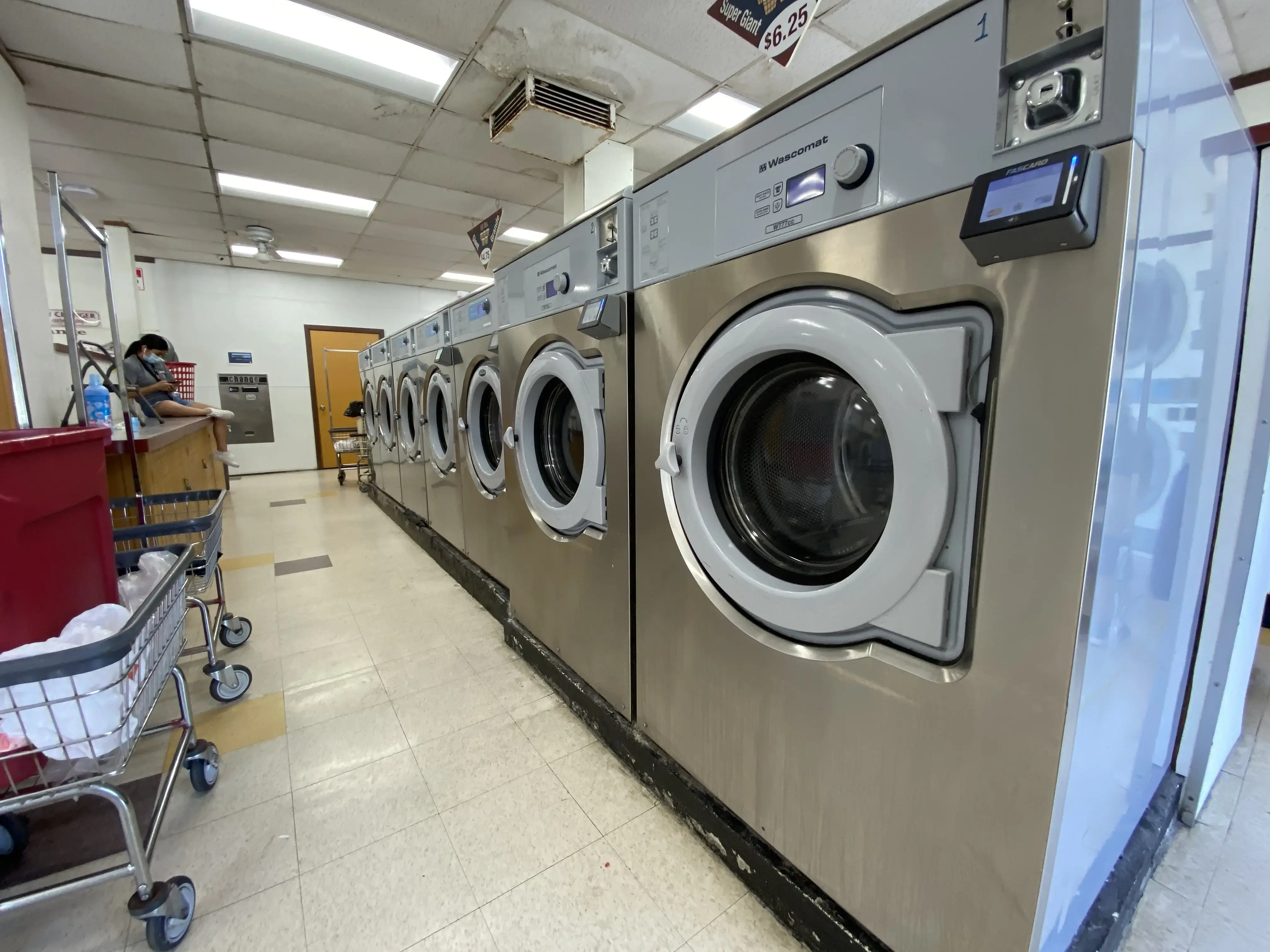 Orange Grove Coin Laundry - Image 18