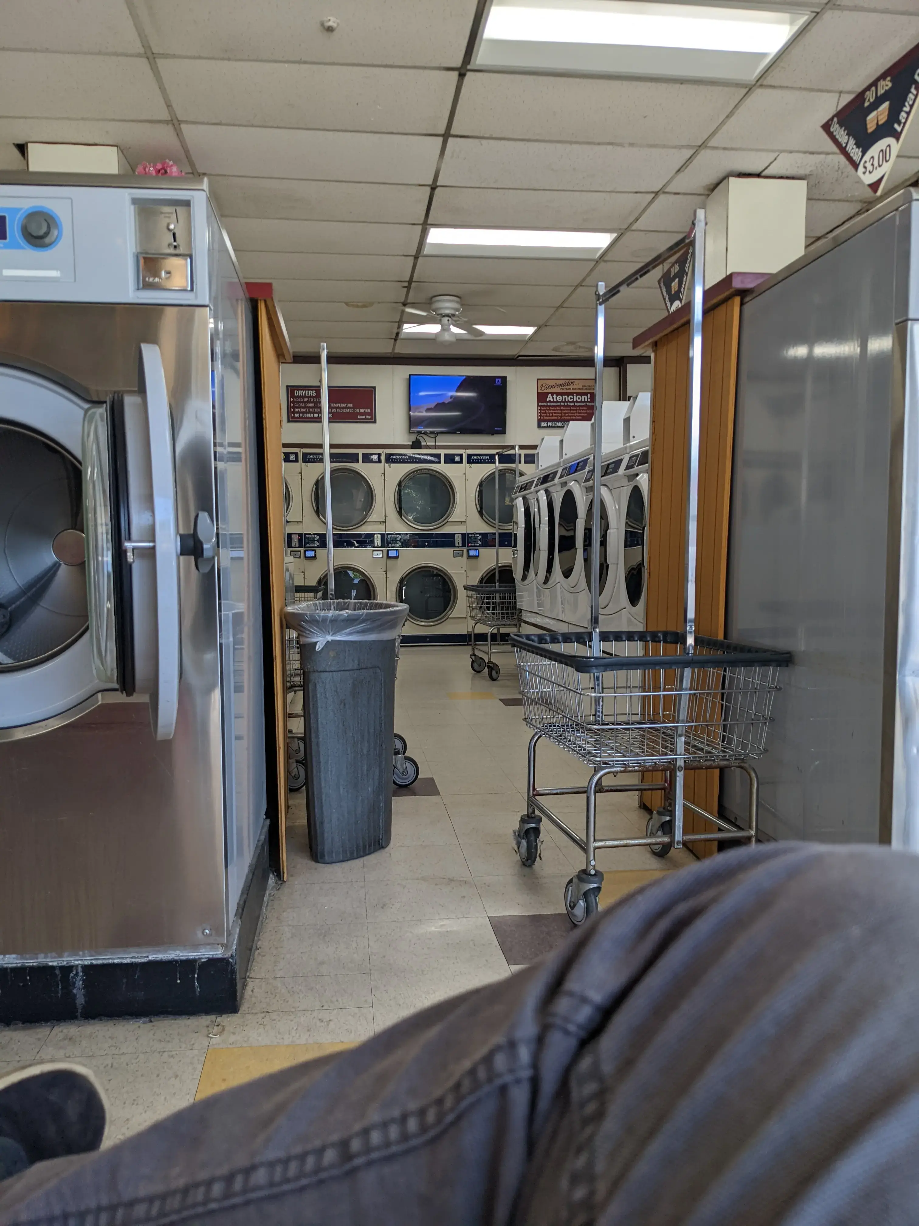 Orange Grove Coin Laundry - Image 10