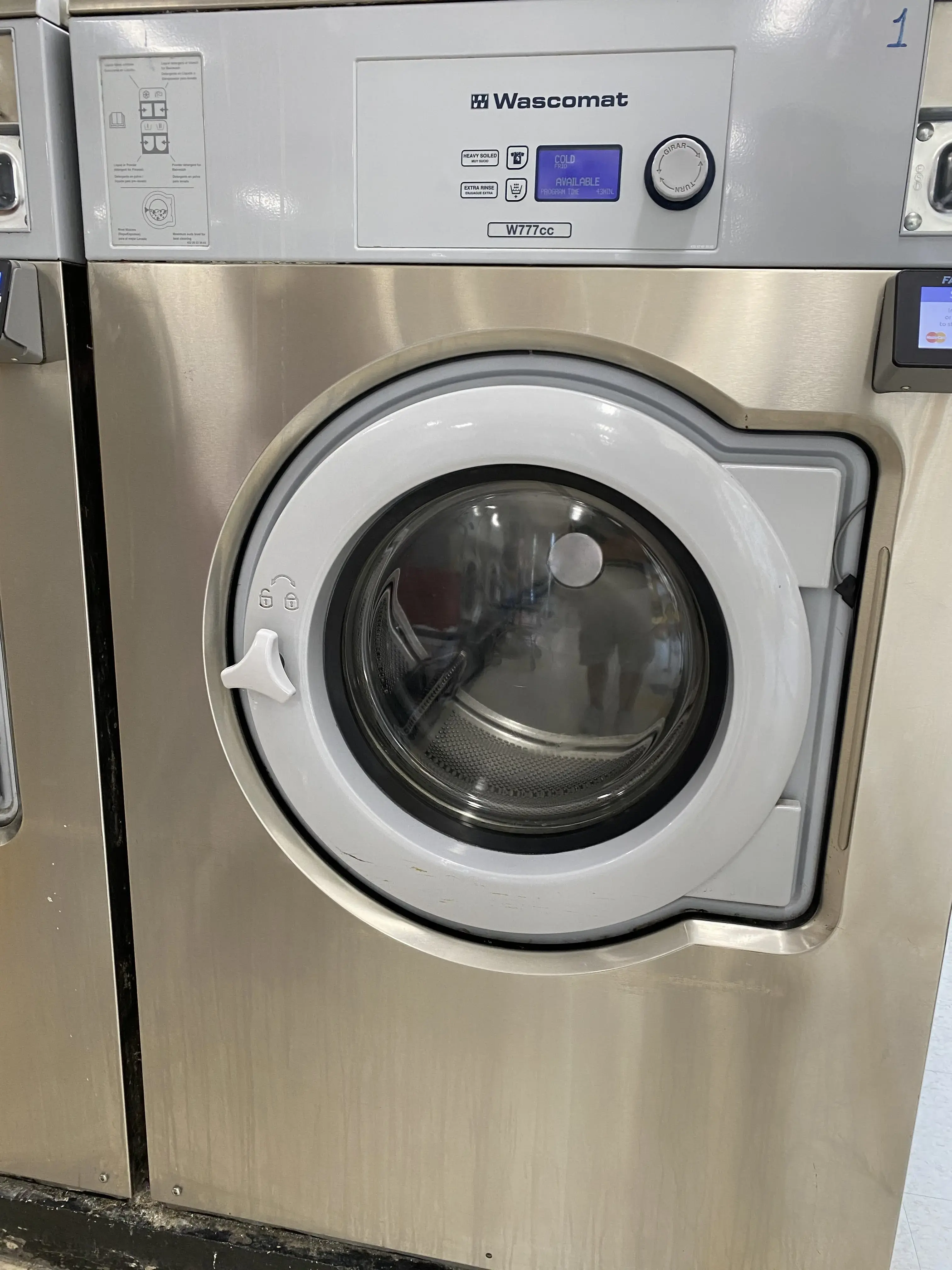 Orange Grove Coin Laundry - Image 20
