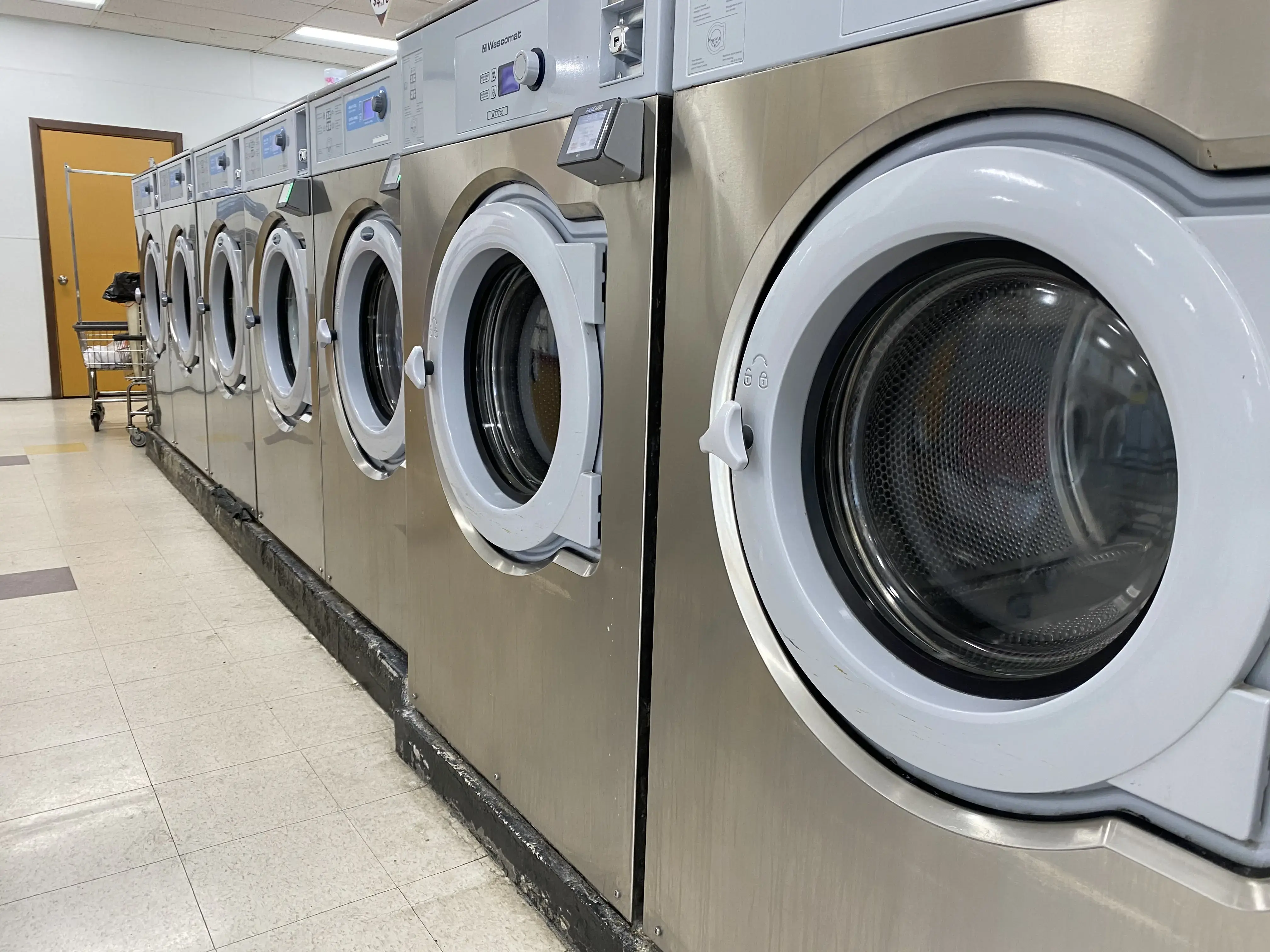 Orange Grove Coin Laundry thumbnail 16