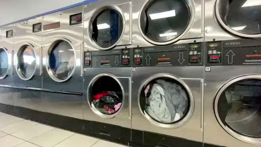Orchard Laundromat thumbnail 14