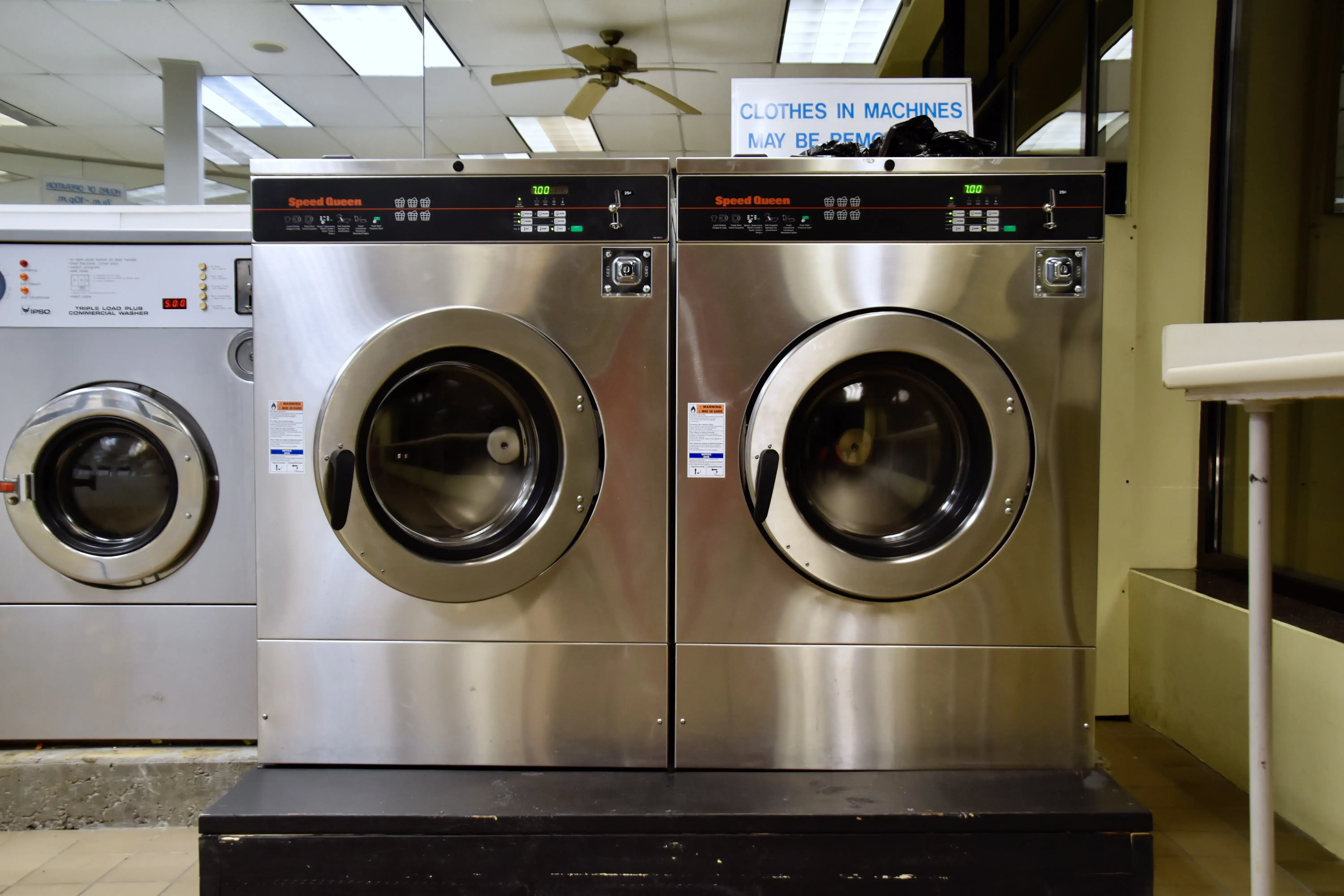 Orchard Park Laundromat - Image 7