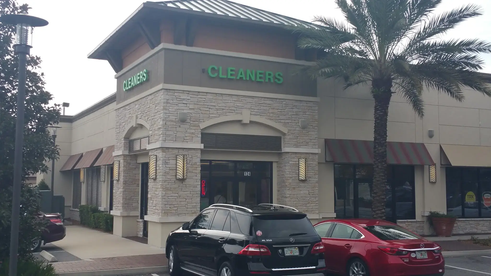 Orlando Cleaners 24/7 - Lakeside location