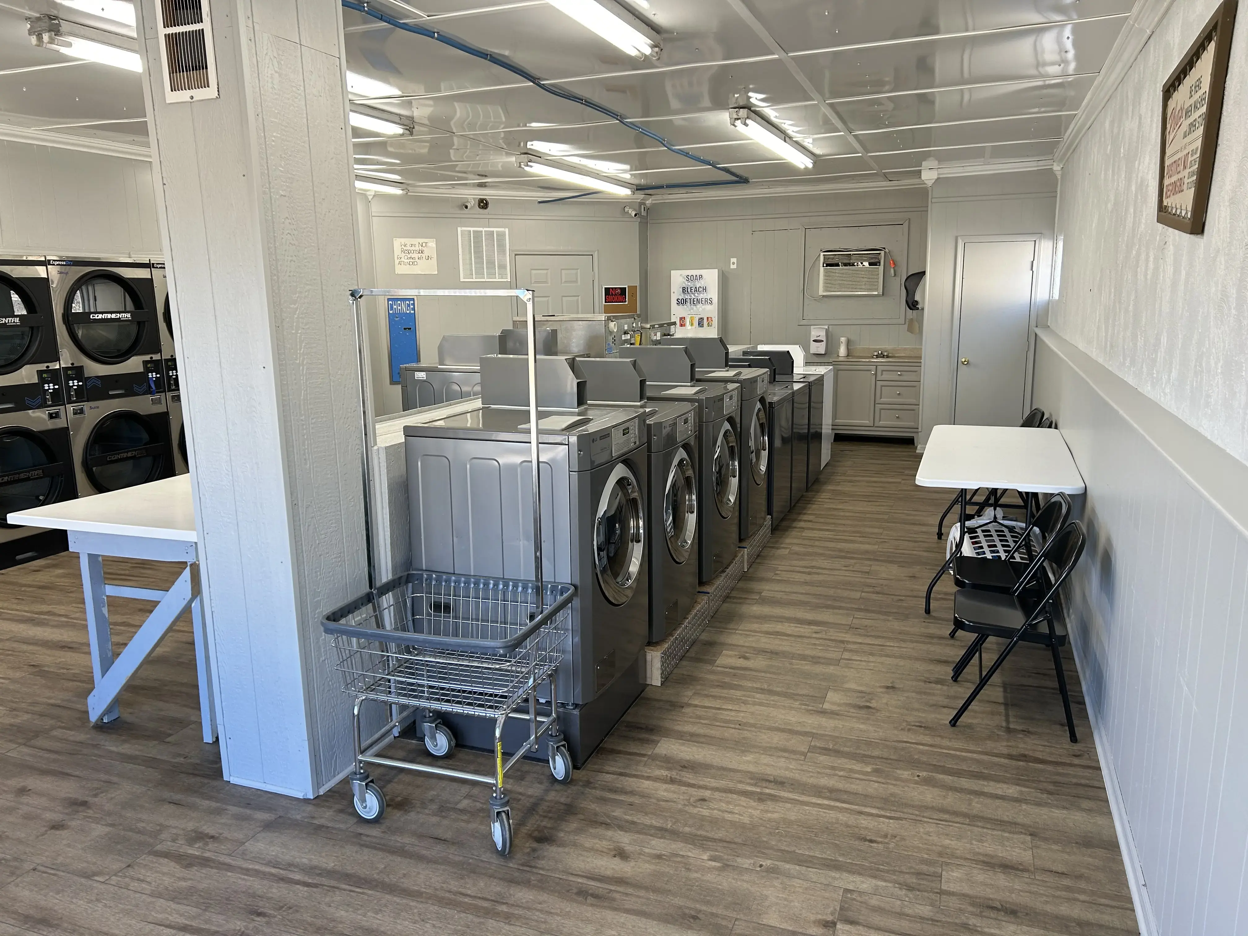 Osceola Laundromat - Image 2