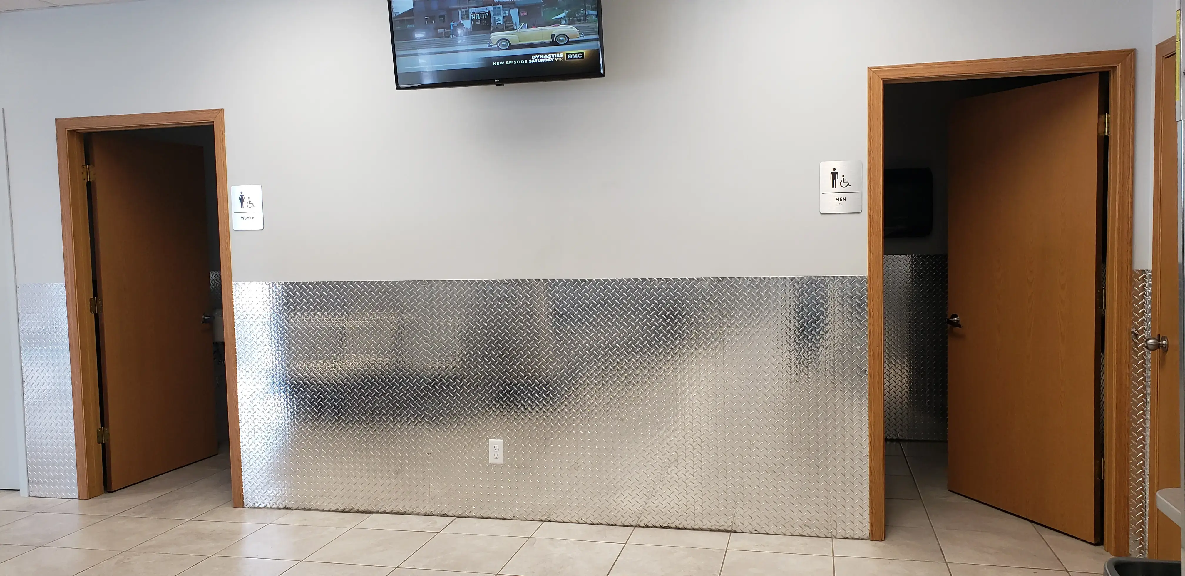 Ottumwa Launderette - Image 11