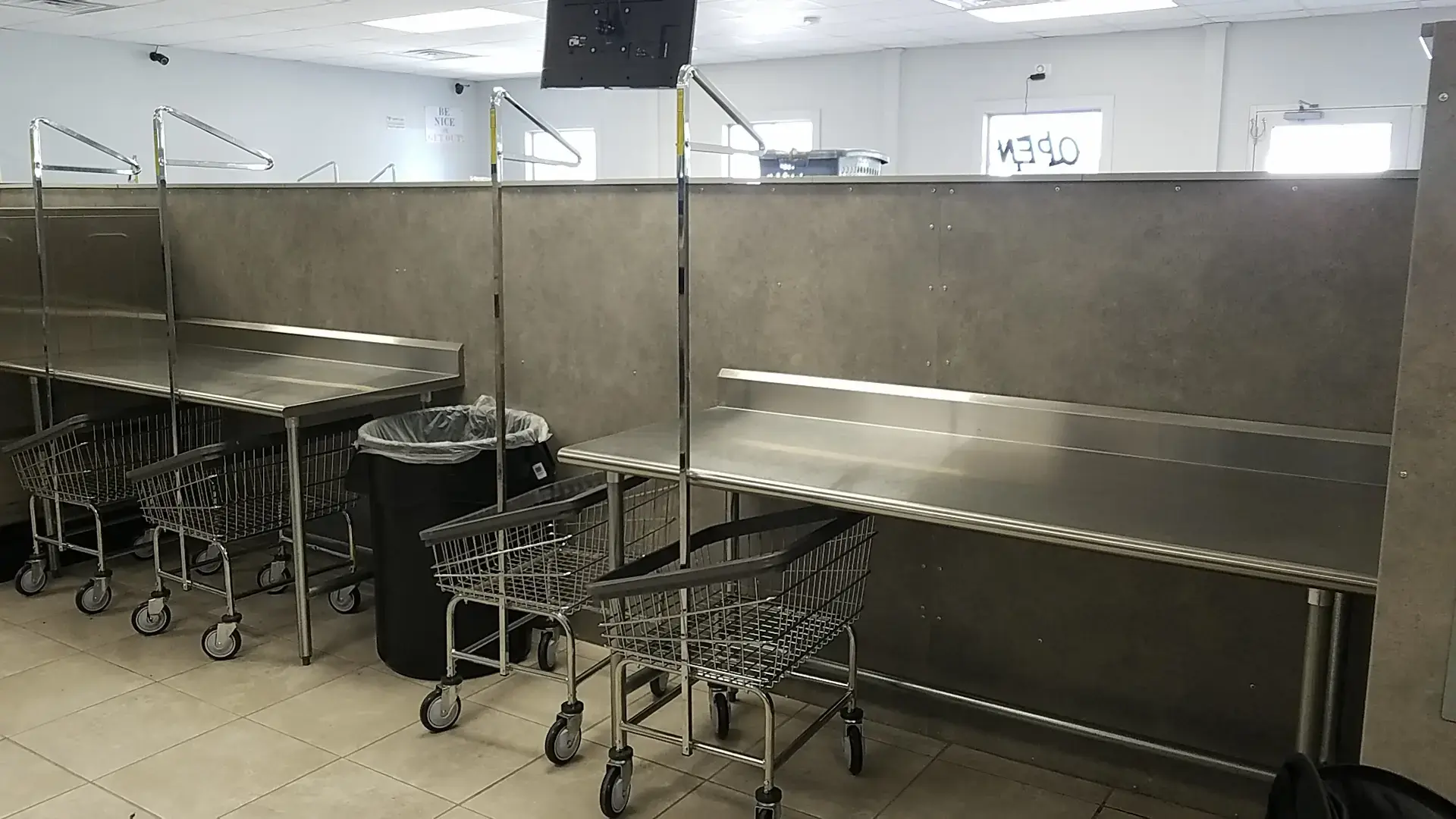 Ottumwa Launderette - Image 10