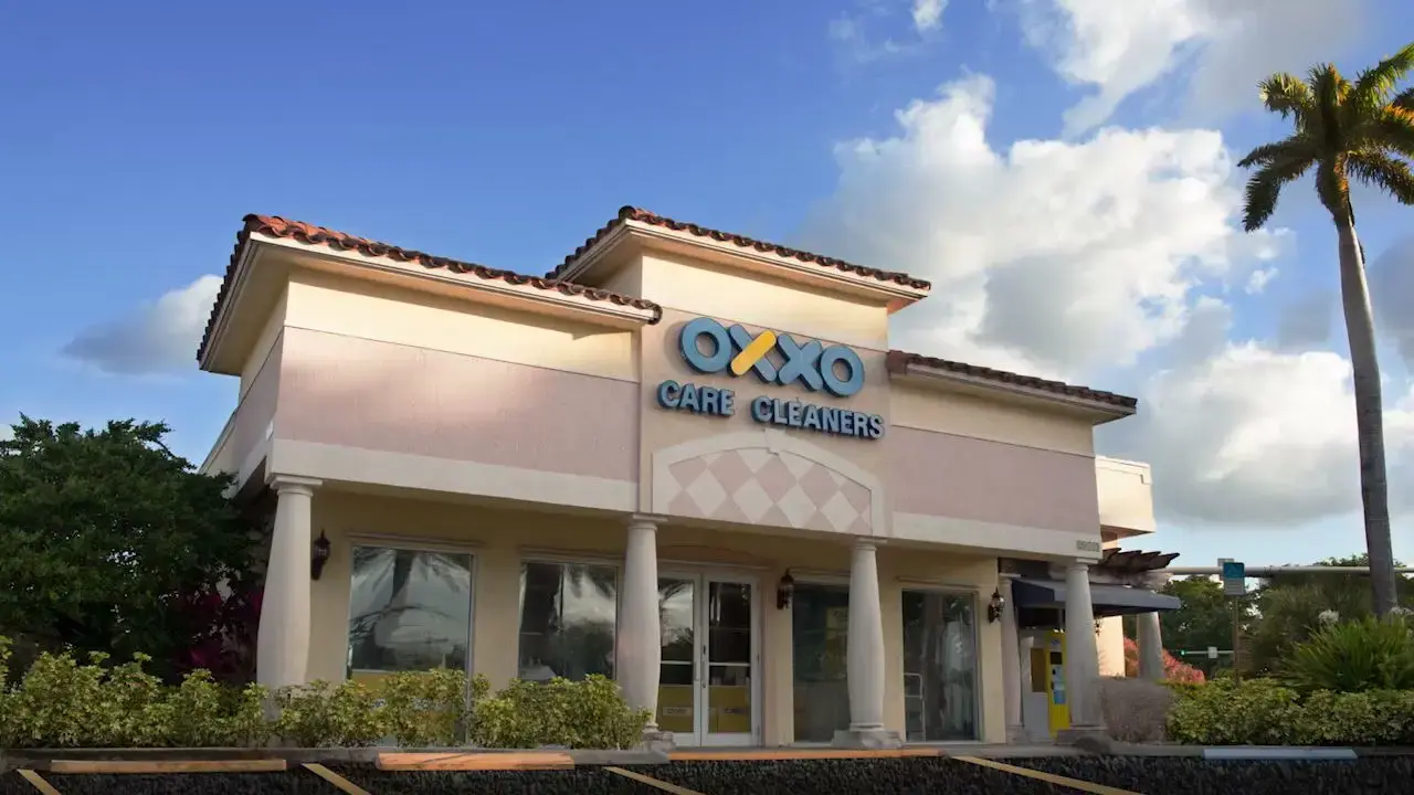 Oxxo Care Cleaners Merrick Park - Image 2