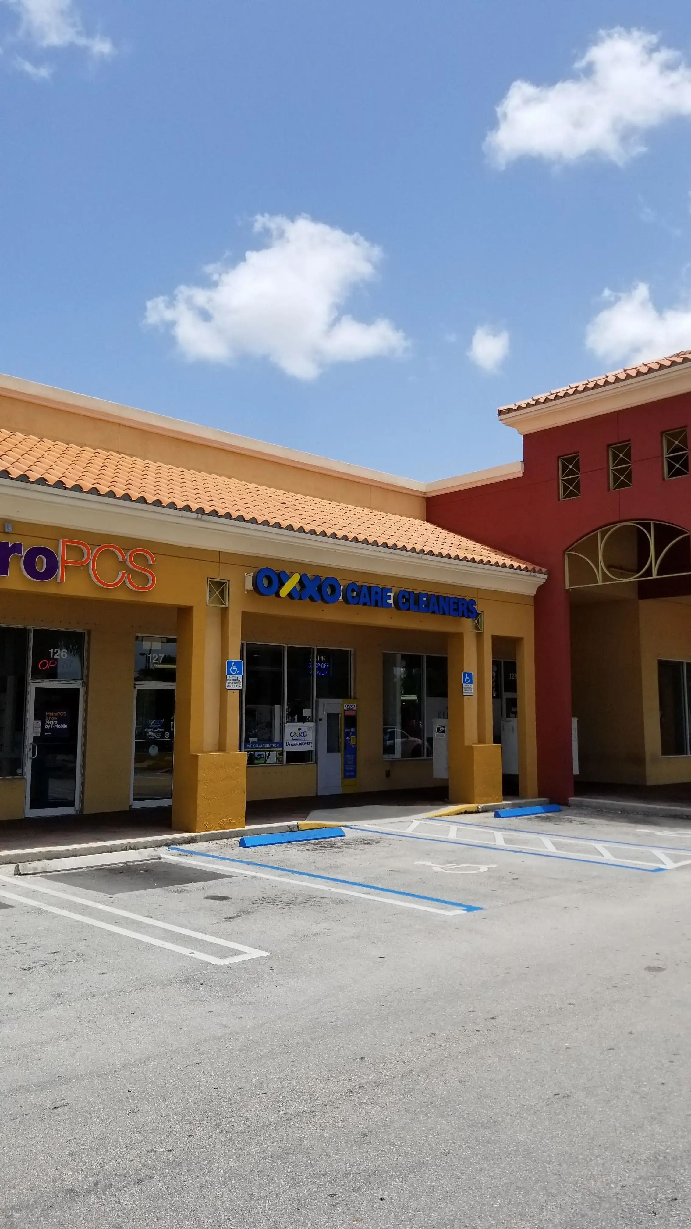 Oxxo Care Cleaners Miami Lakes - Image 9