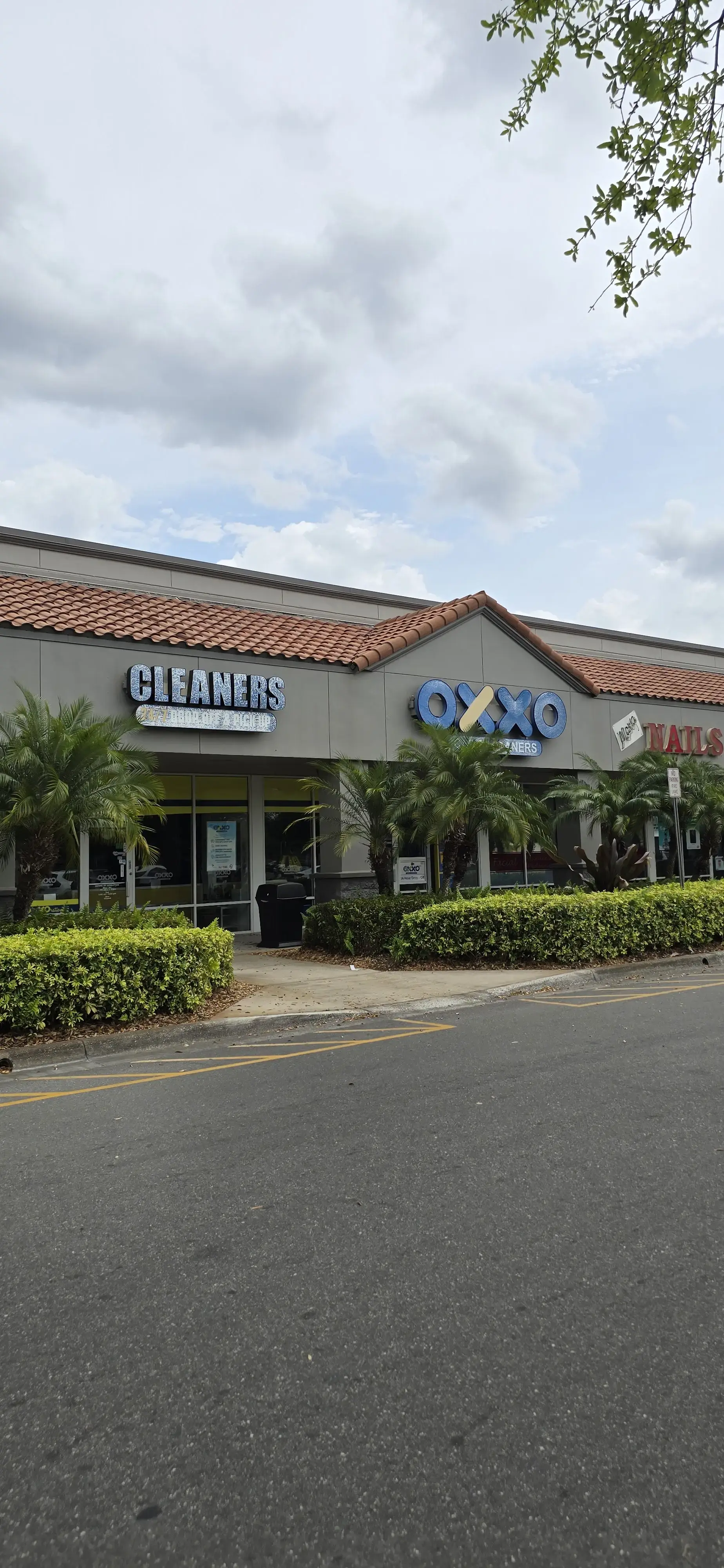 OXXO CARE CLEANERS Orlando - Image 12