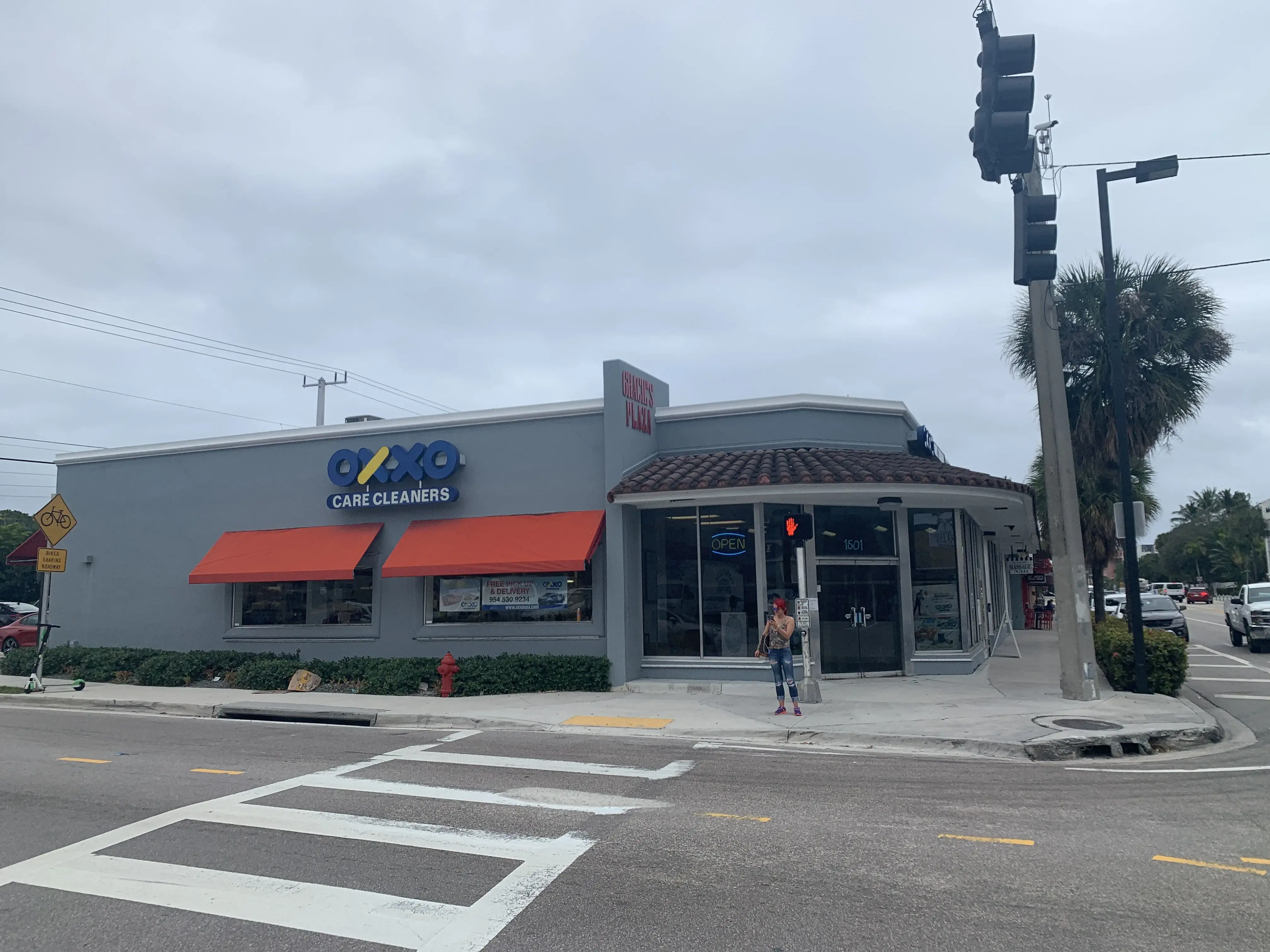 OXXO Cleaners that Care - Las Olas location