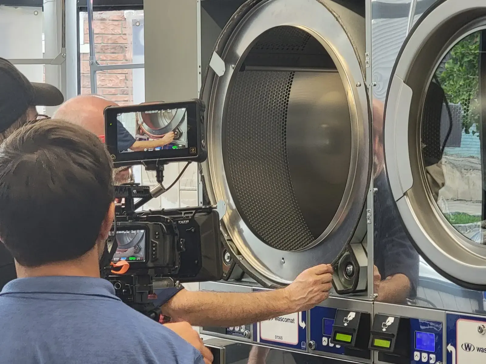 Ozone Wash & Fold Laundromat - Image 18