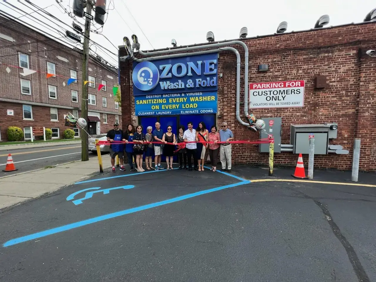 Ozone Wash & Fold Laundromat thumbnail 5