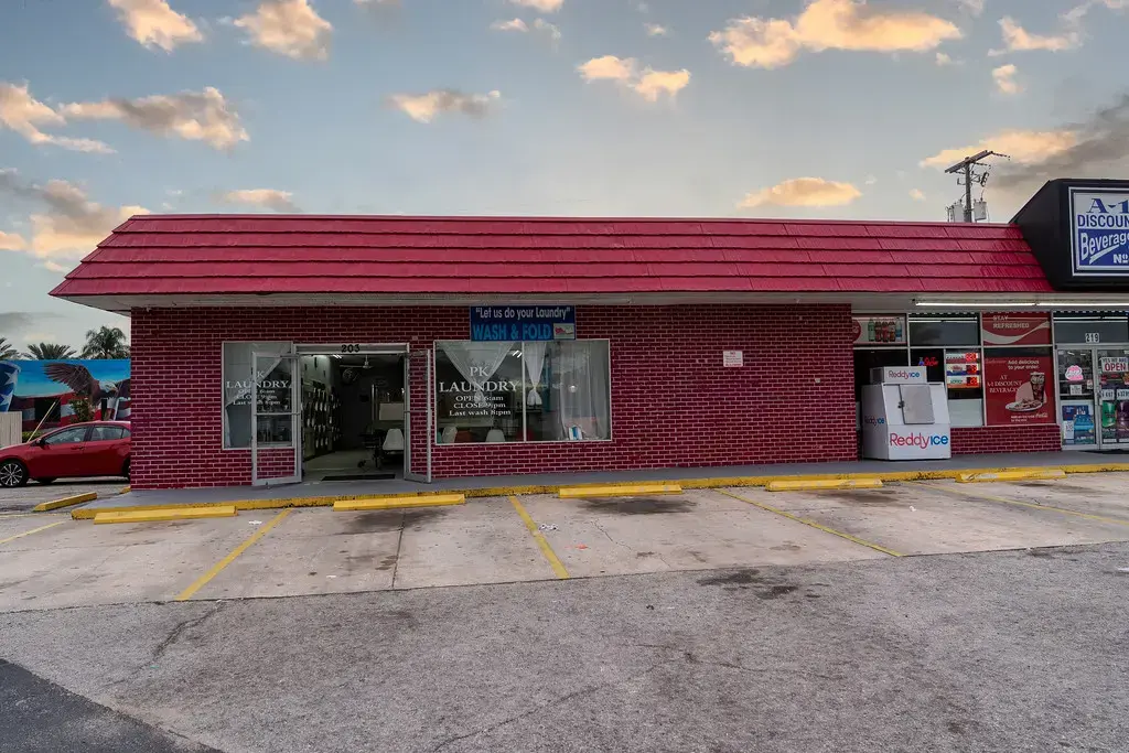 P K Laundry thumbnail 18