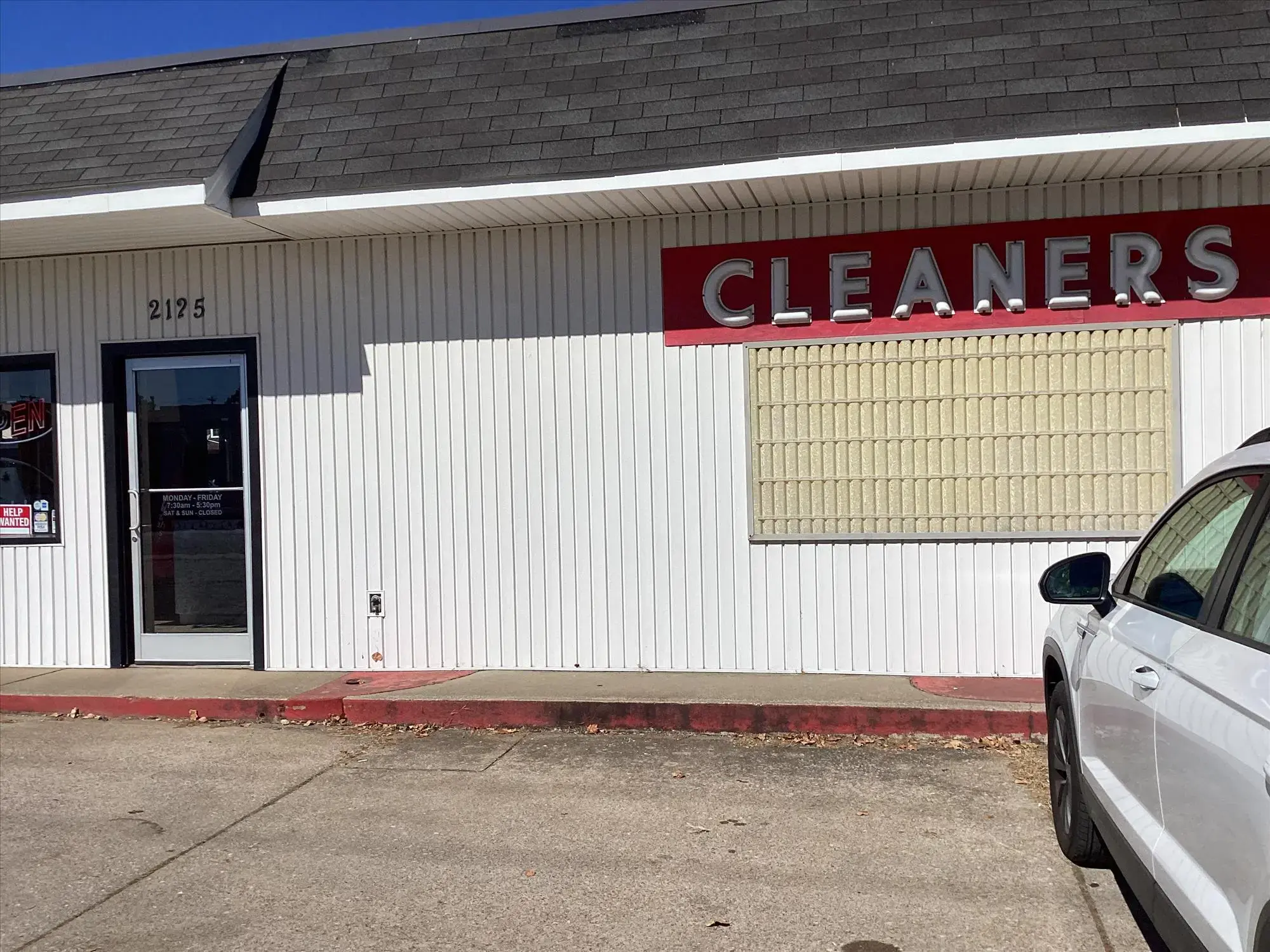 Paducah Cleaners & 24/7 Laundromat thumbnail 6