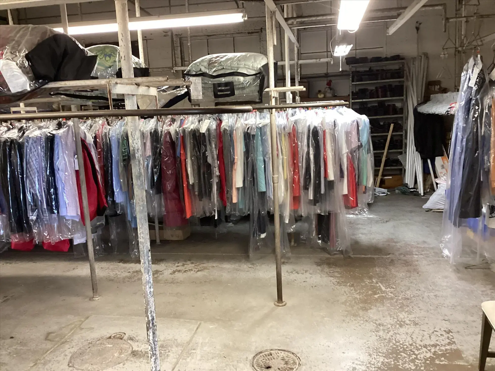 Paducah Cleaners & 24/7 Laundromat - Image 13