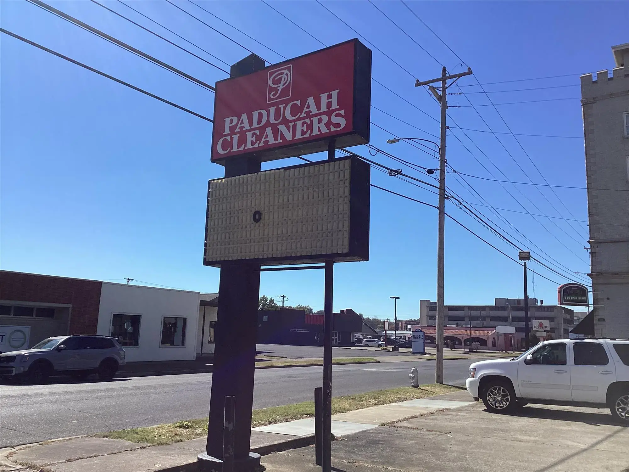Paducah Cleaners & 24/7 Laundromat - Image 4