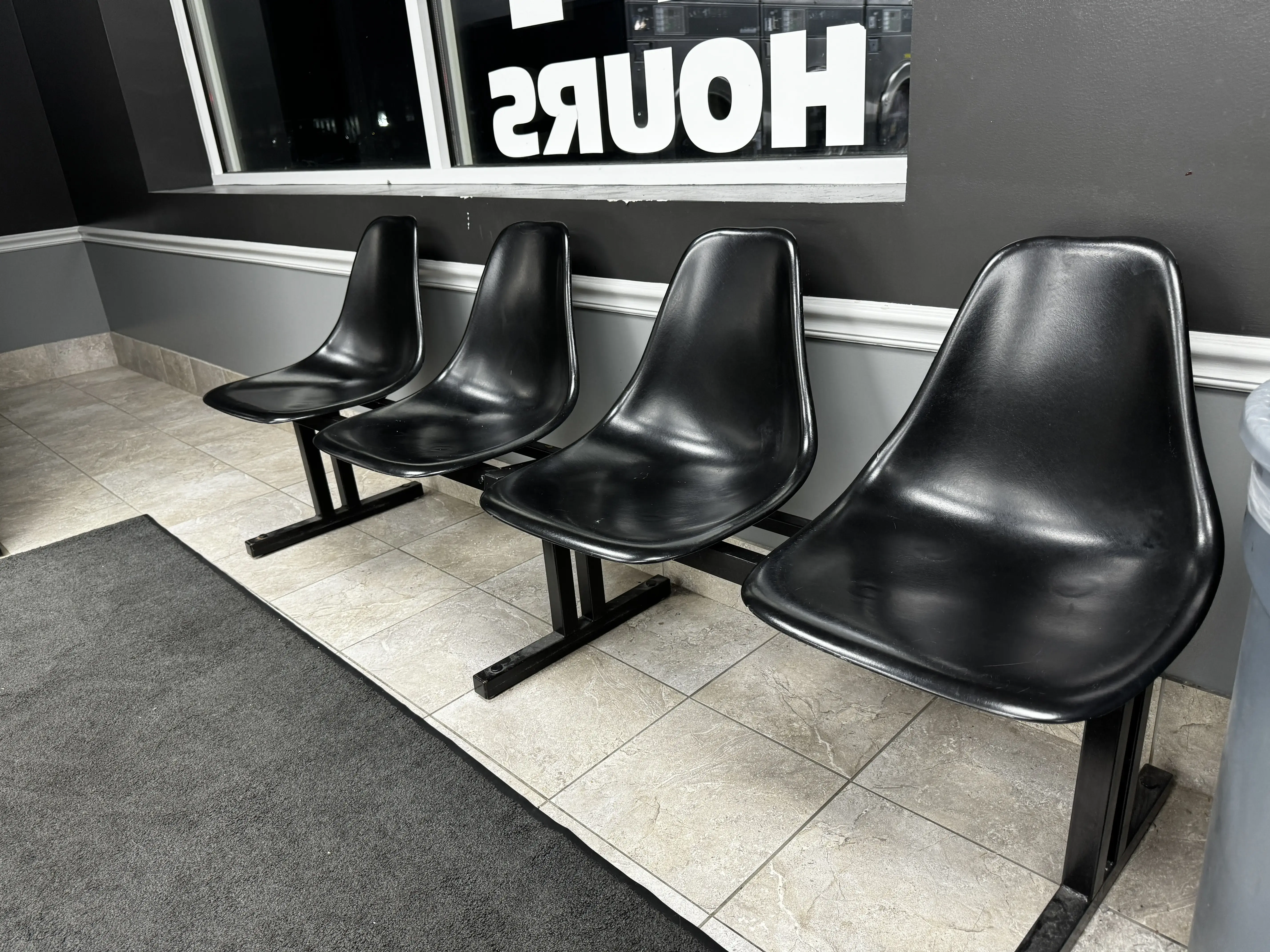 Painter's Run Laundromat - Image 13