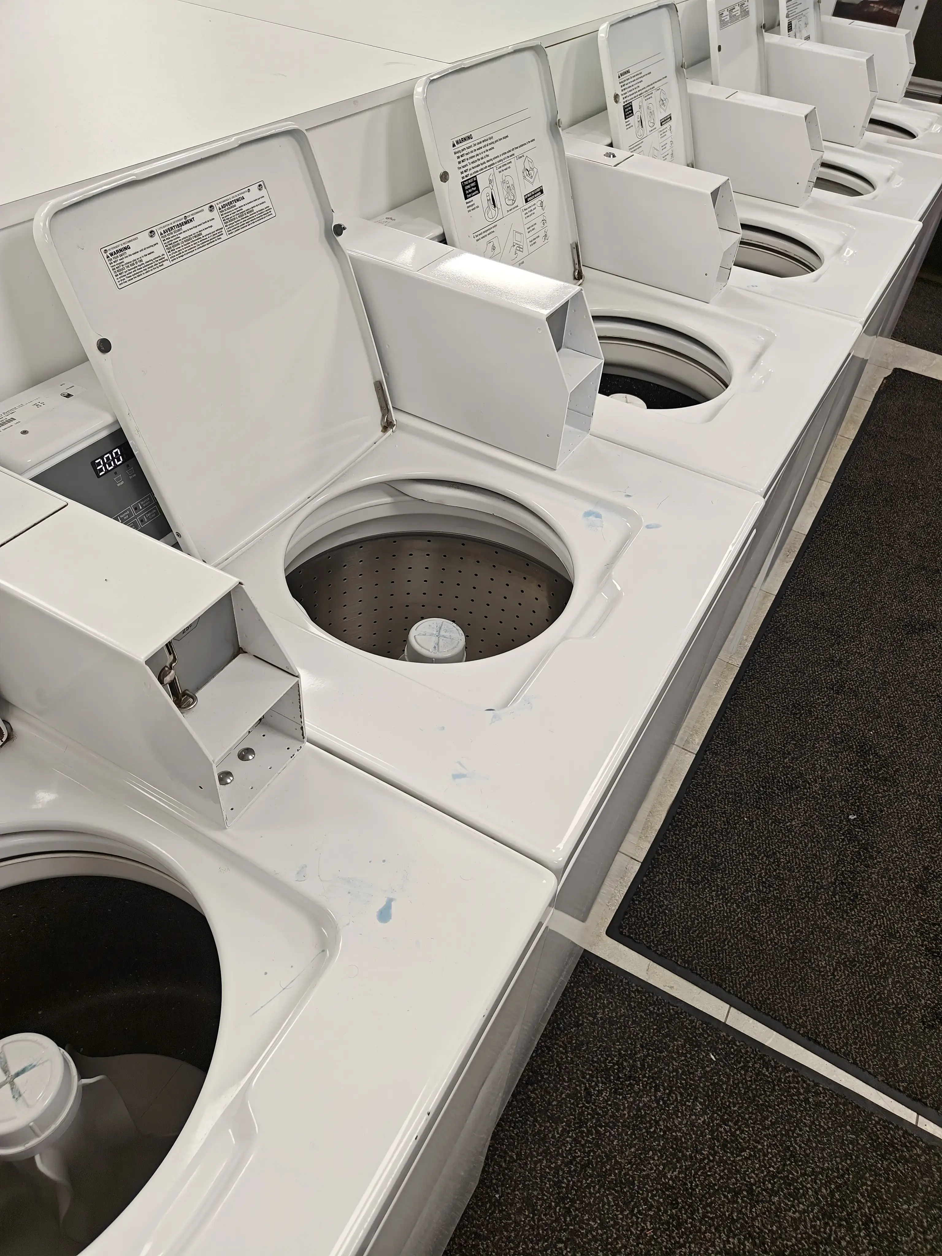 Painter's Run Laundromat - Image 12