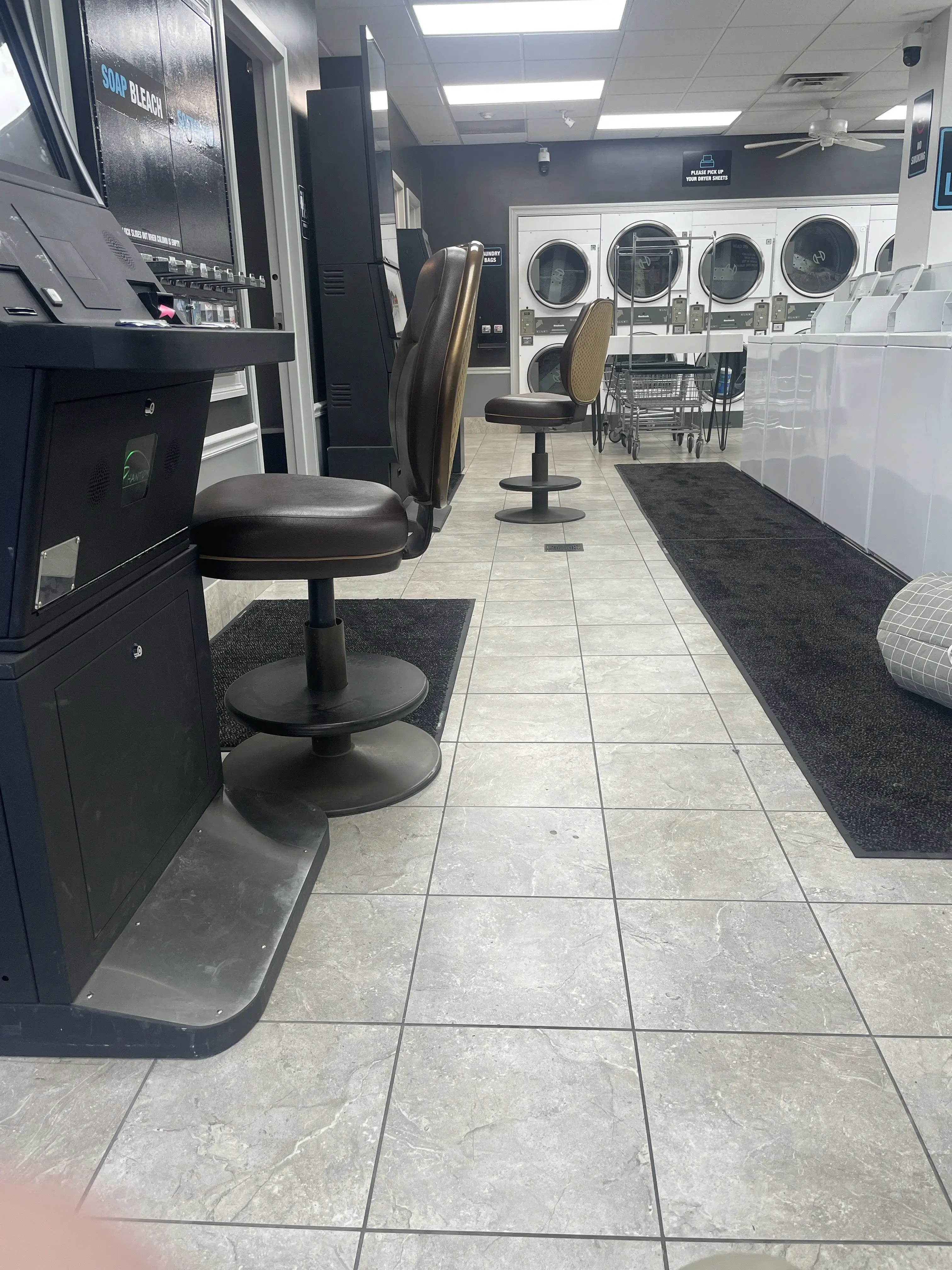 Painter's Run Laundromat - Image 9