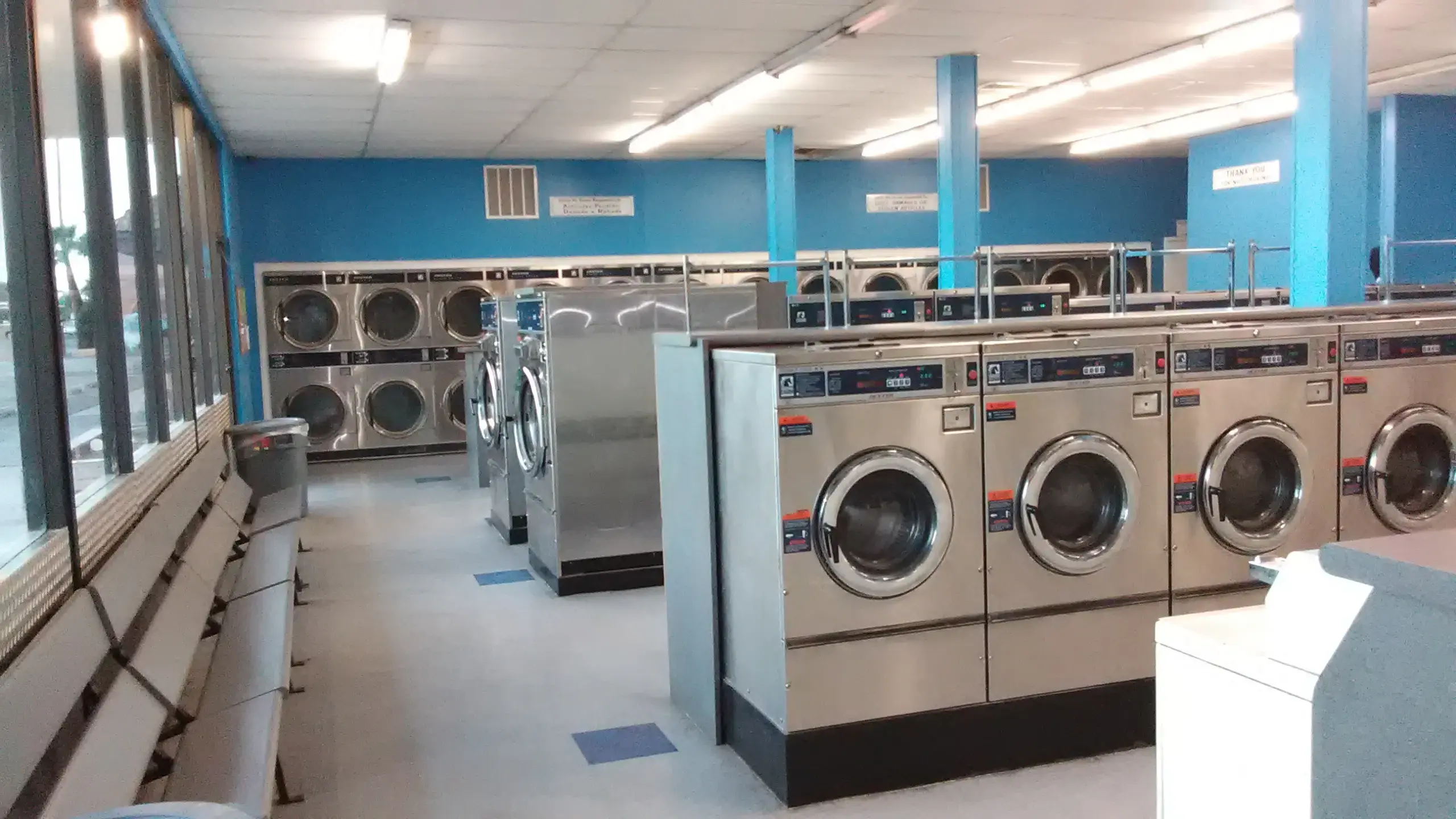 Palace Laundromat thumbnail 3