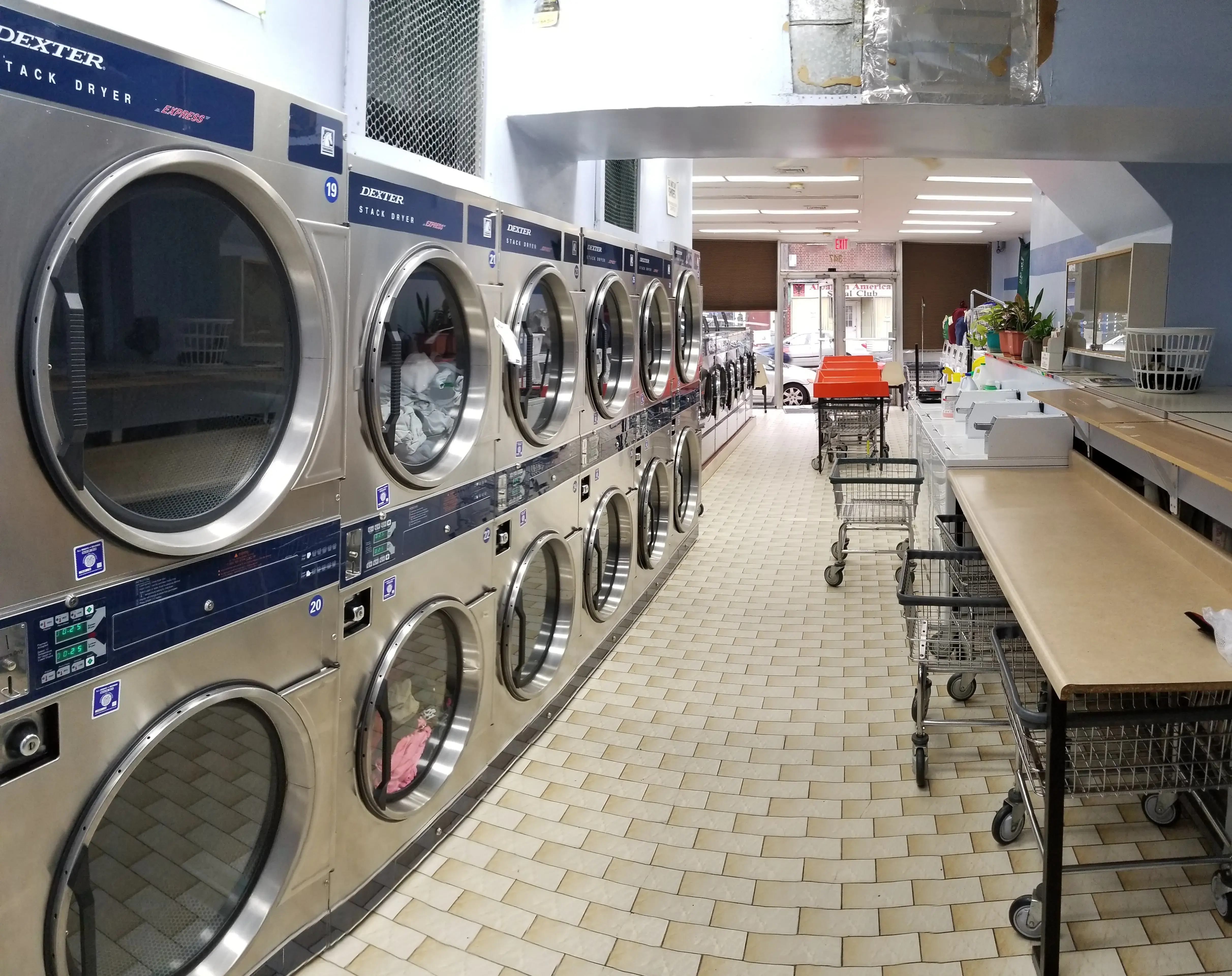 Palisade Laundromat thumbnail 7