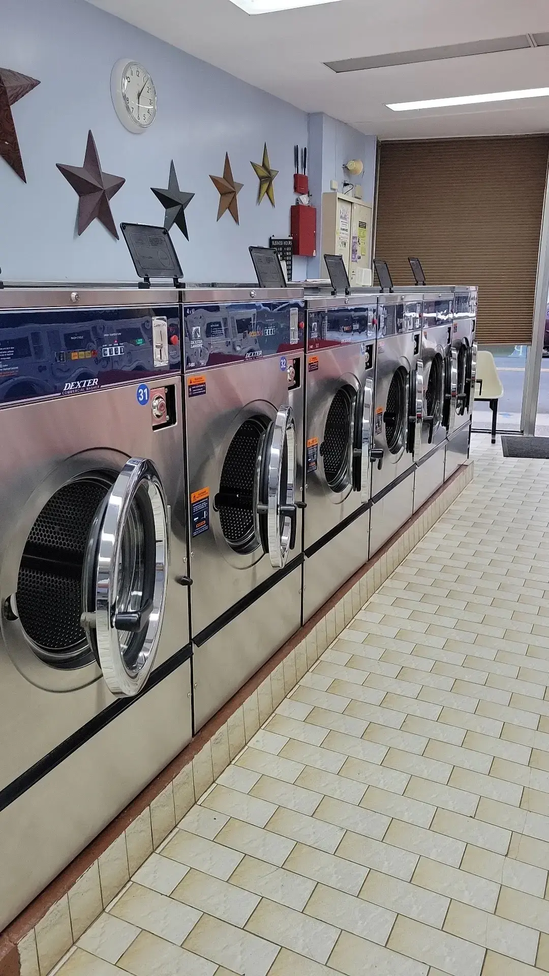 Palisade Laundromat thumbnail 2