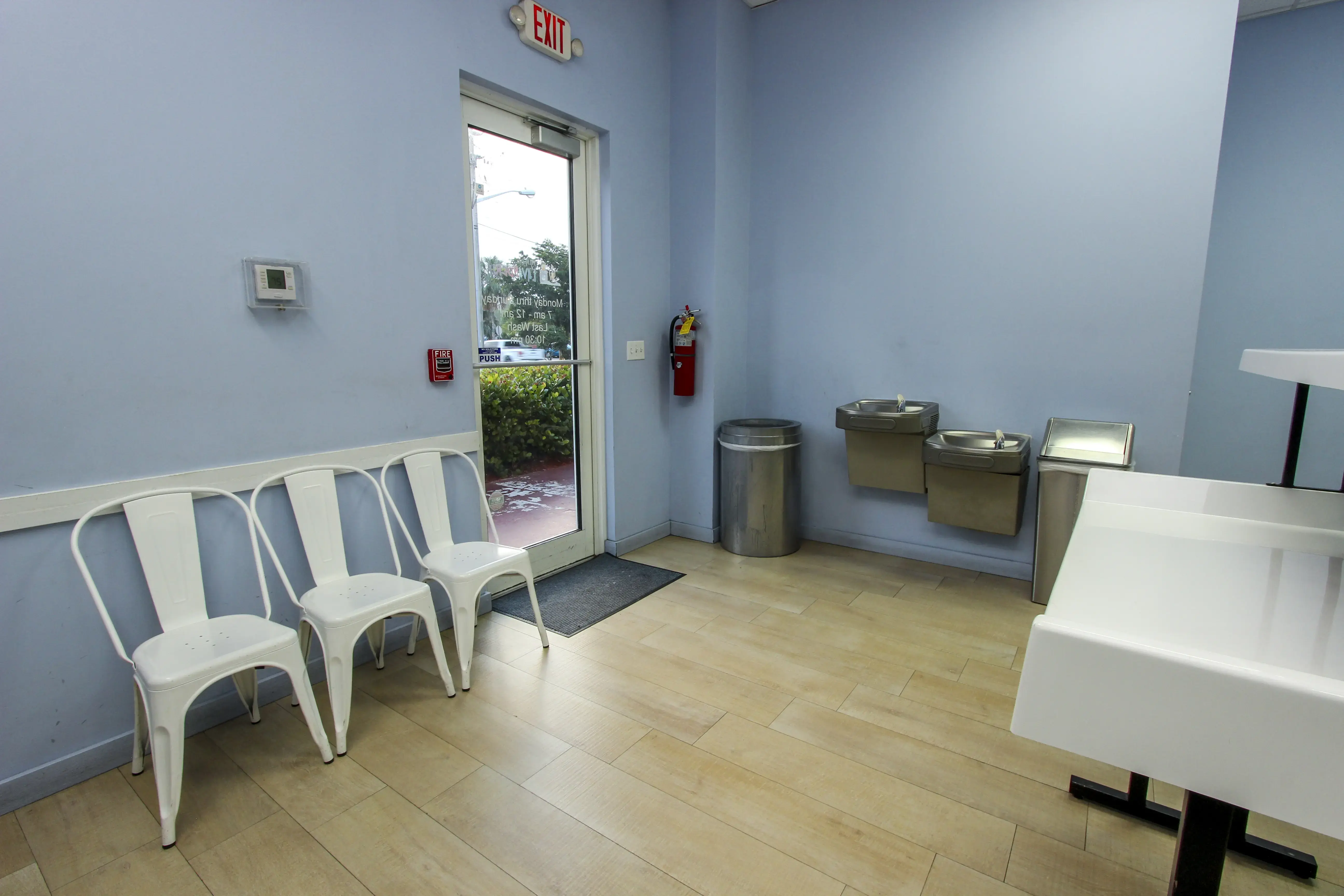 Palm Ave Laundry thumbnail 4