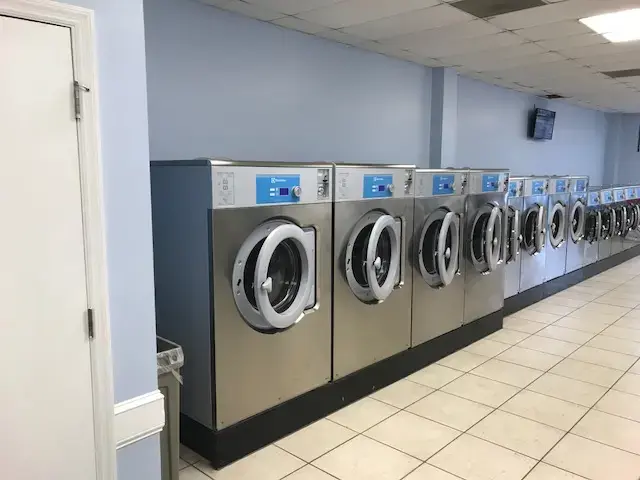 Palm Coast Laundromat - Image 13