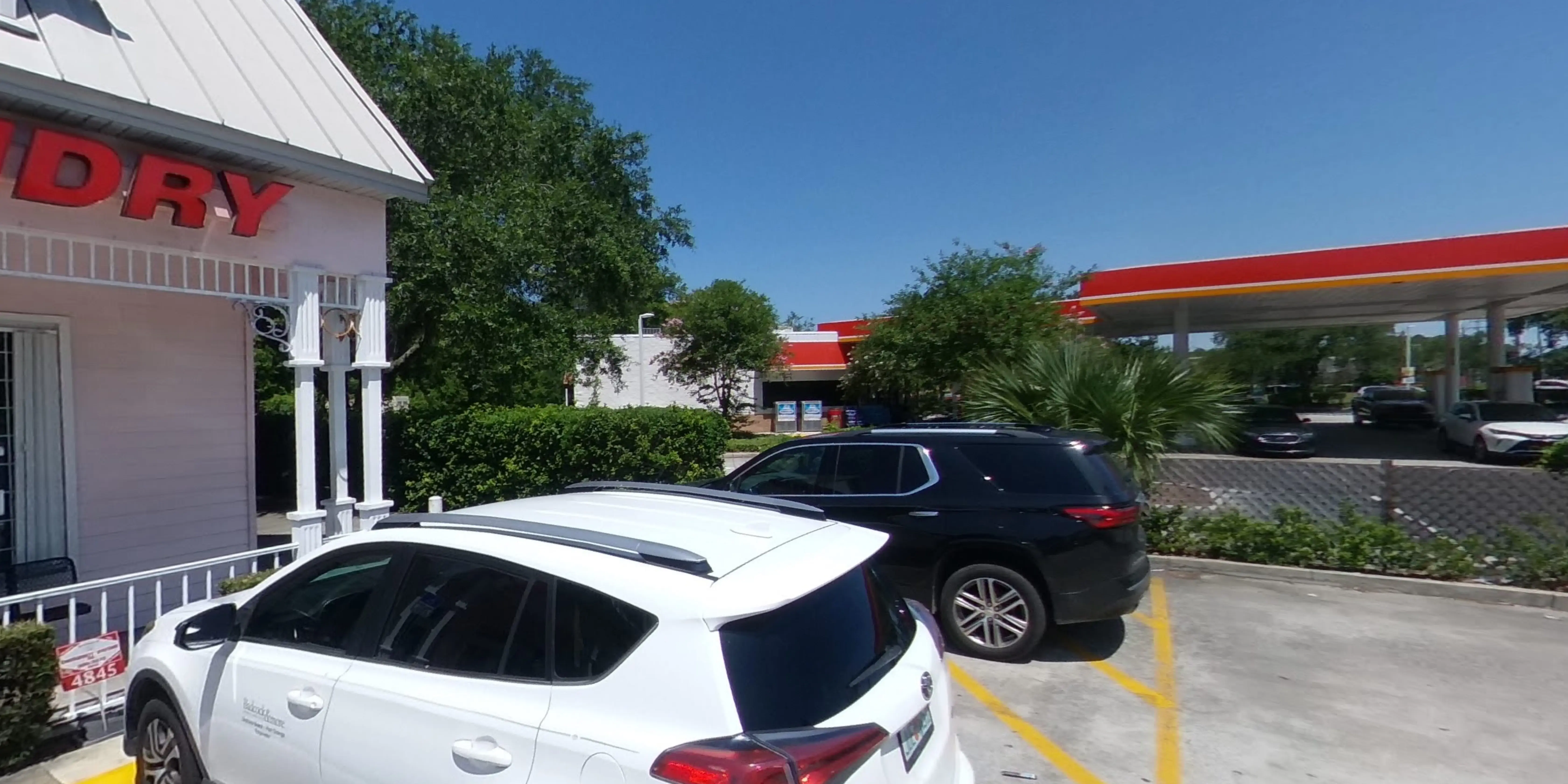 Palm Coast Laundromat - Image 4