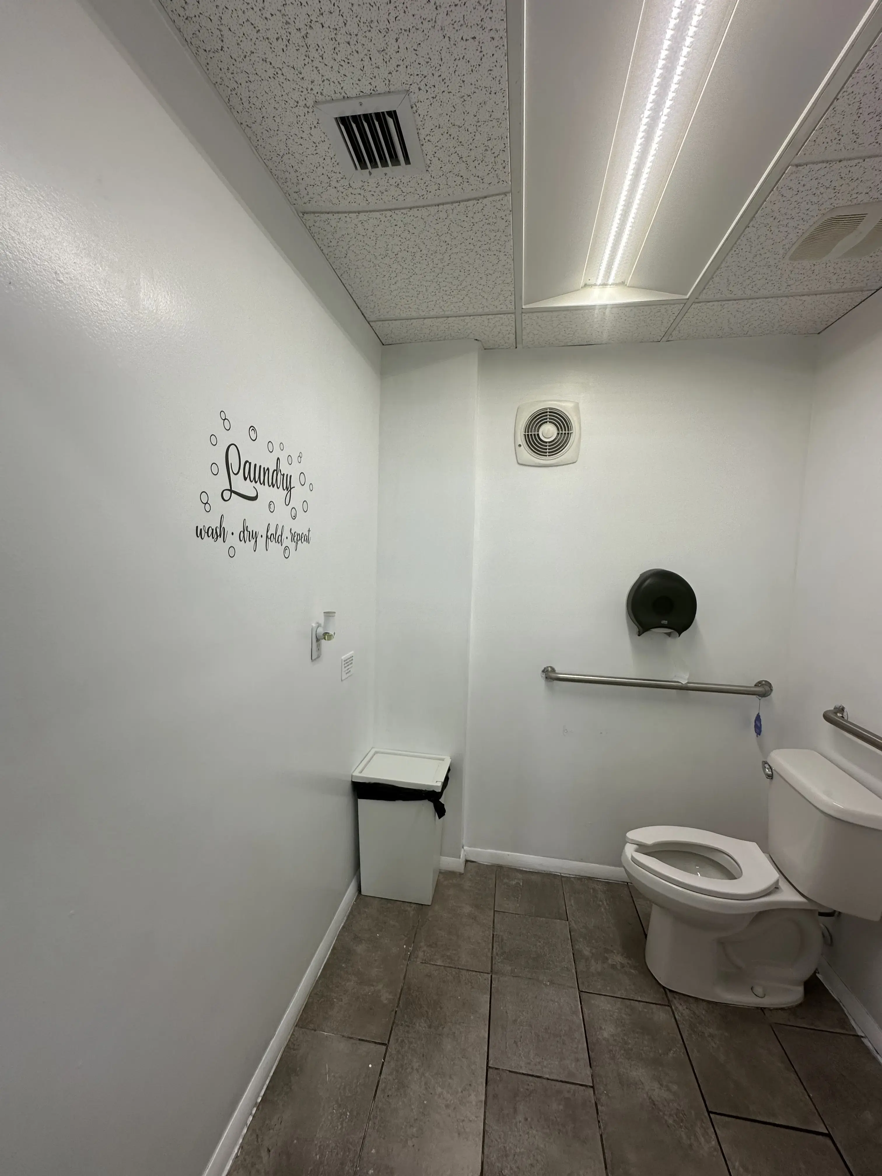 Palm Laundry - Hallandale Beach - Image 11