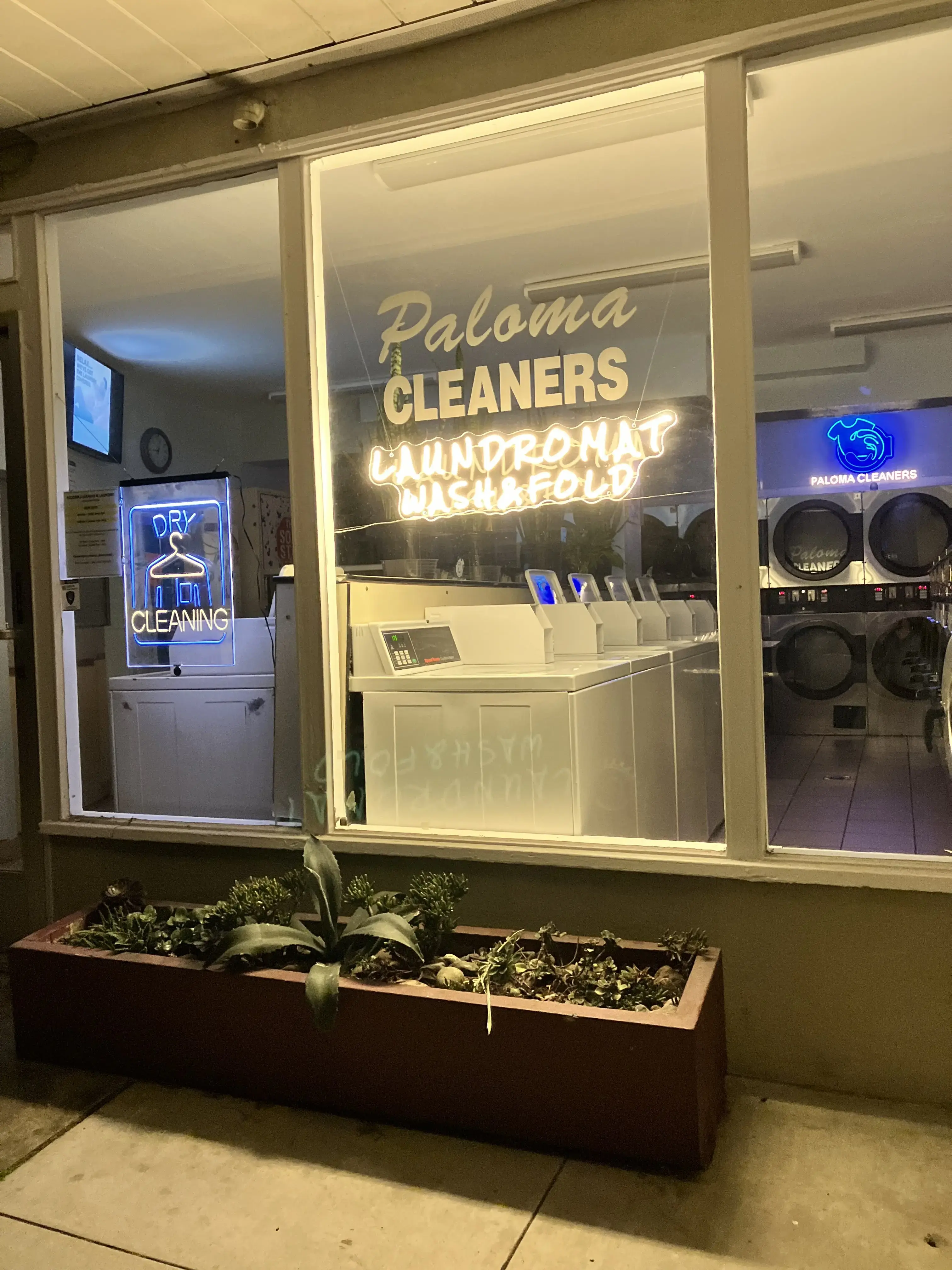 Paloma Cleaners & Laundry thumbnail 11