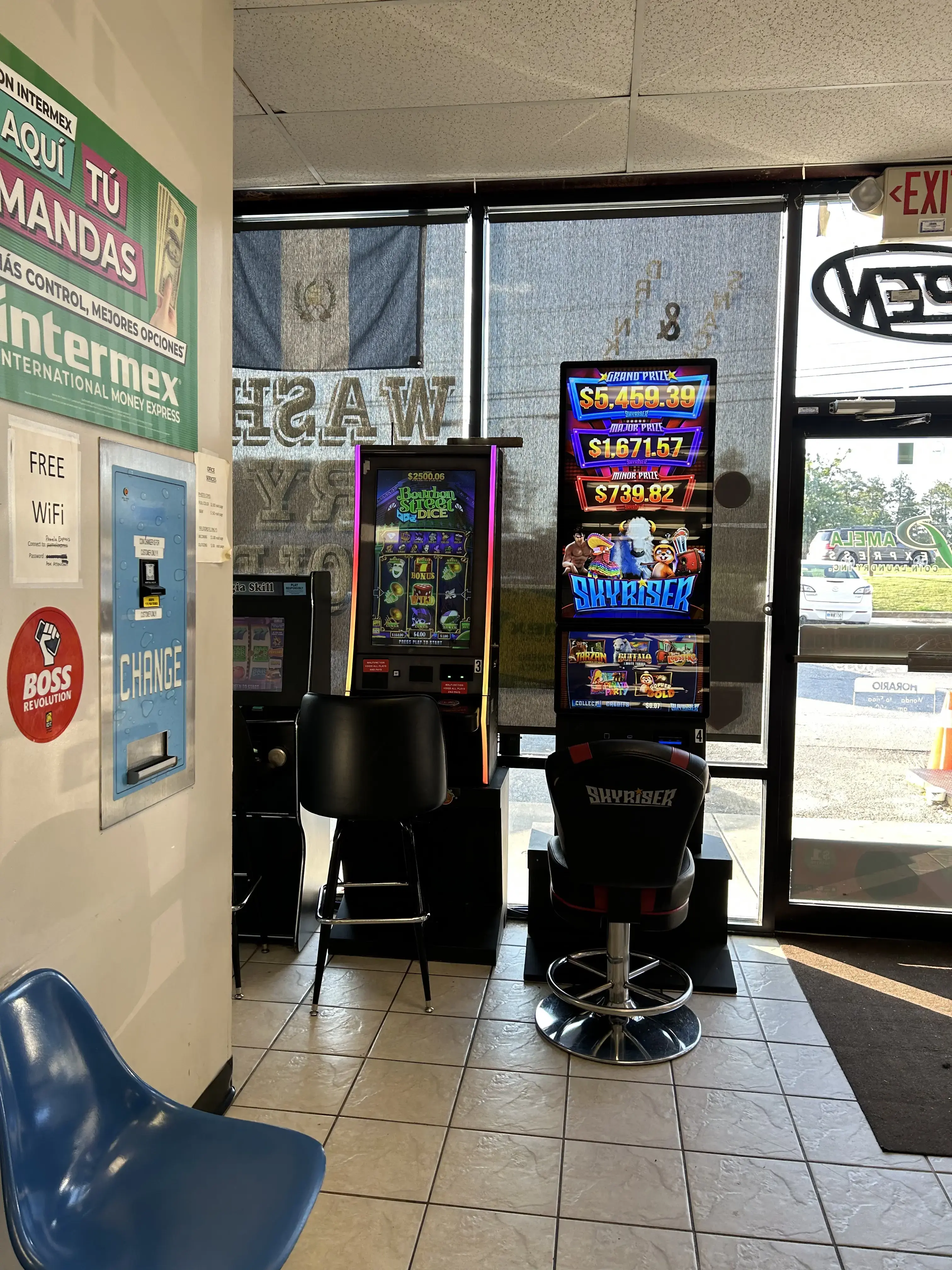 Pamela Express Coin Laundry - Image 7