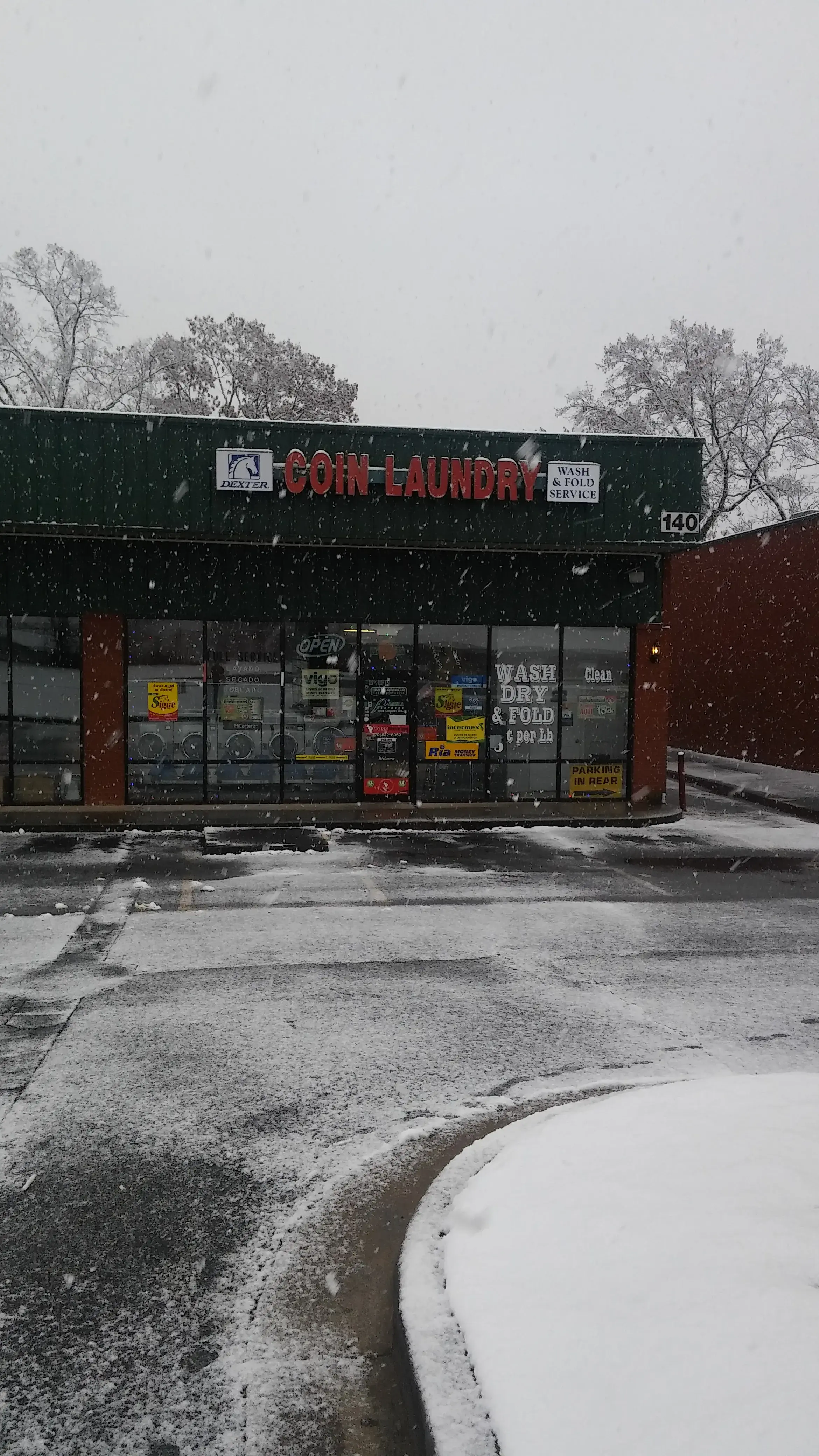 Pamela Express Coin Laundry - Image 8
