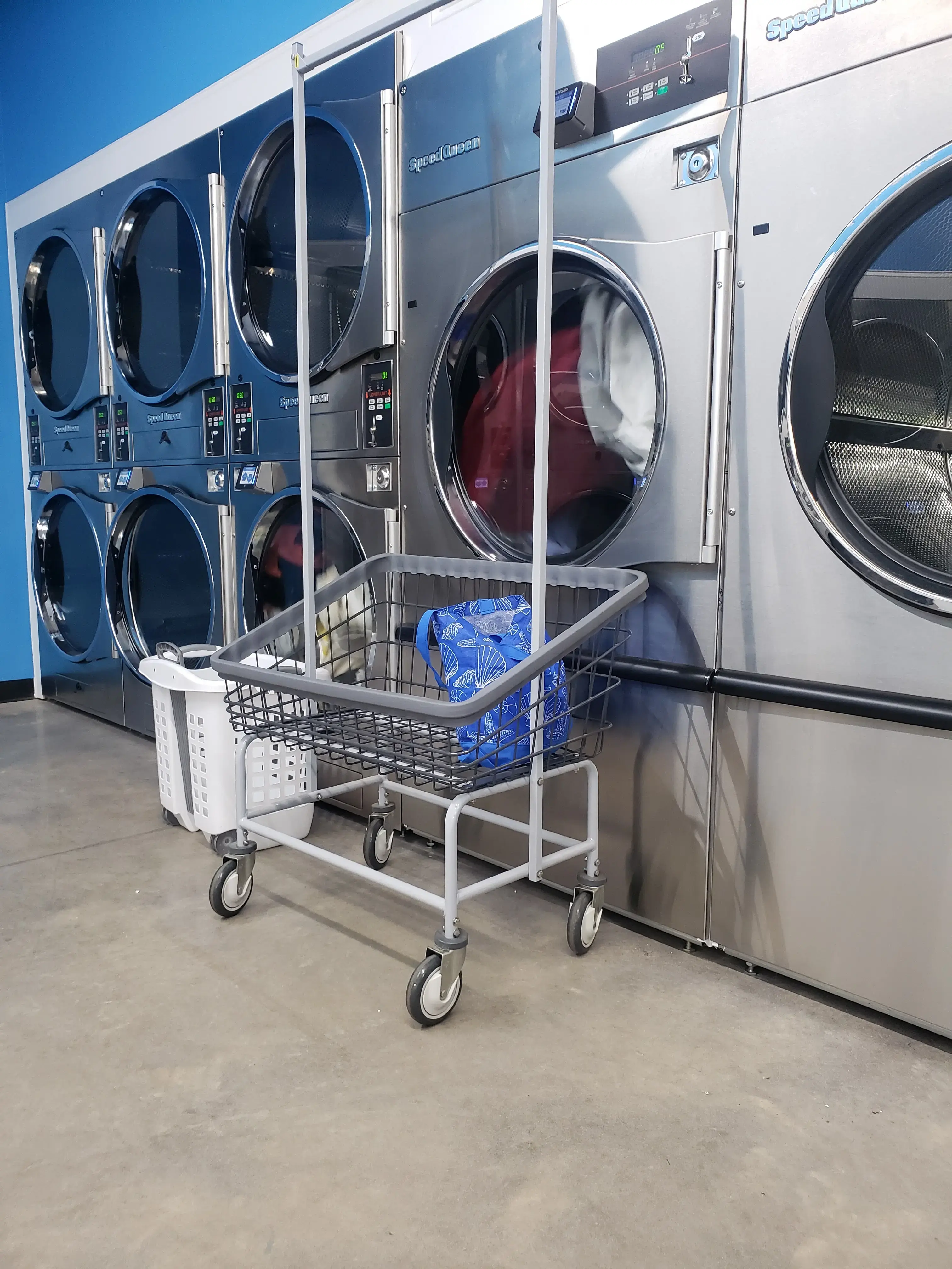 Panther Laundromat thumbnail 17