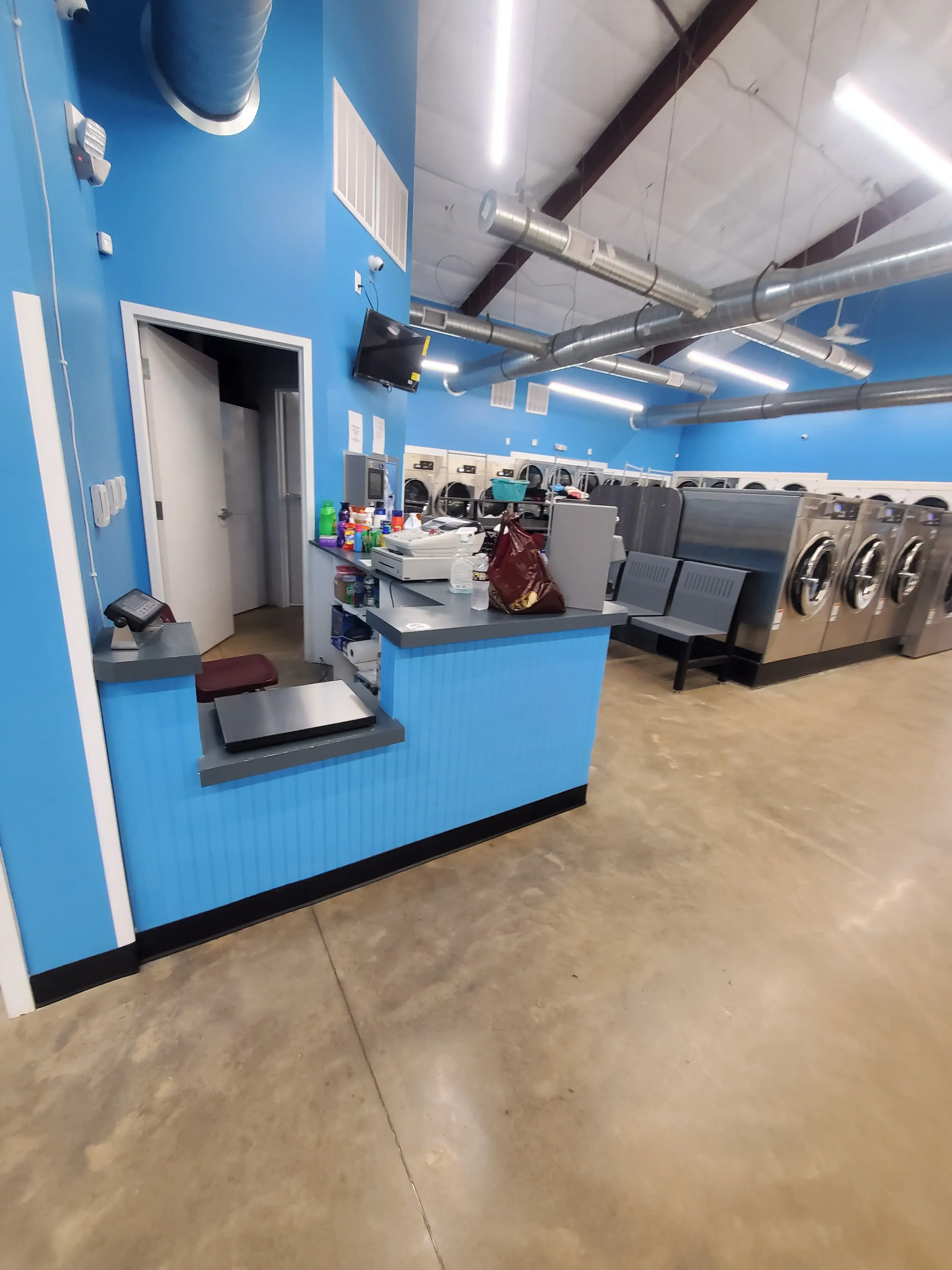 Panther Laundromat - Image 5