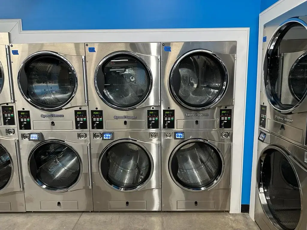 Panther Laundromat thumbnail 20