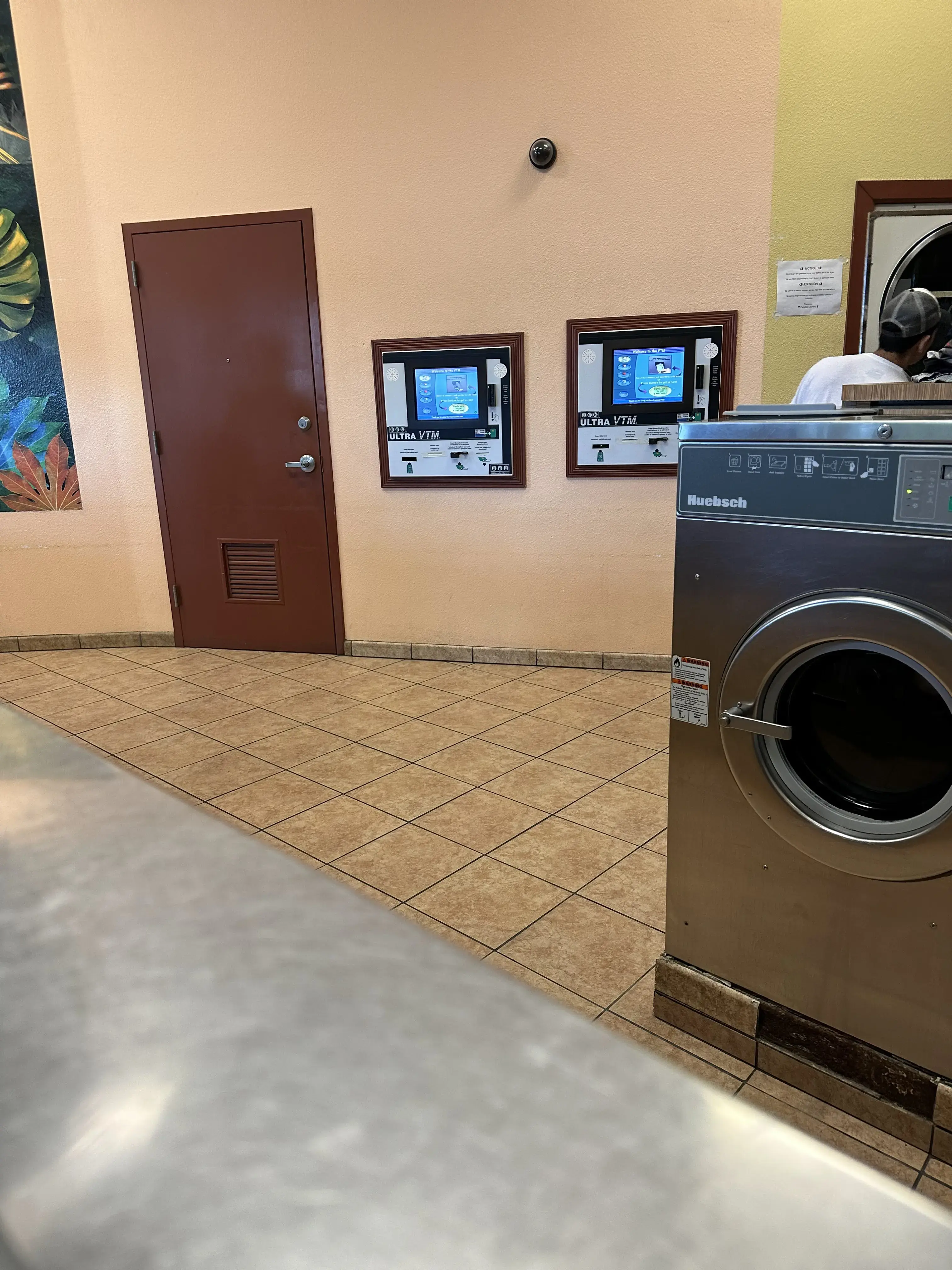 Paradise Laundry thumbnail 4