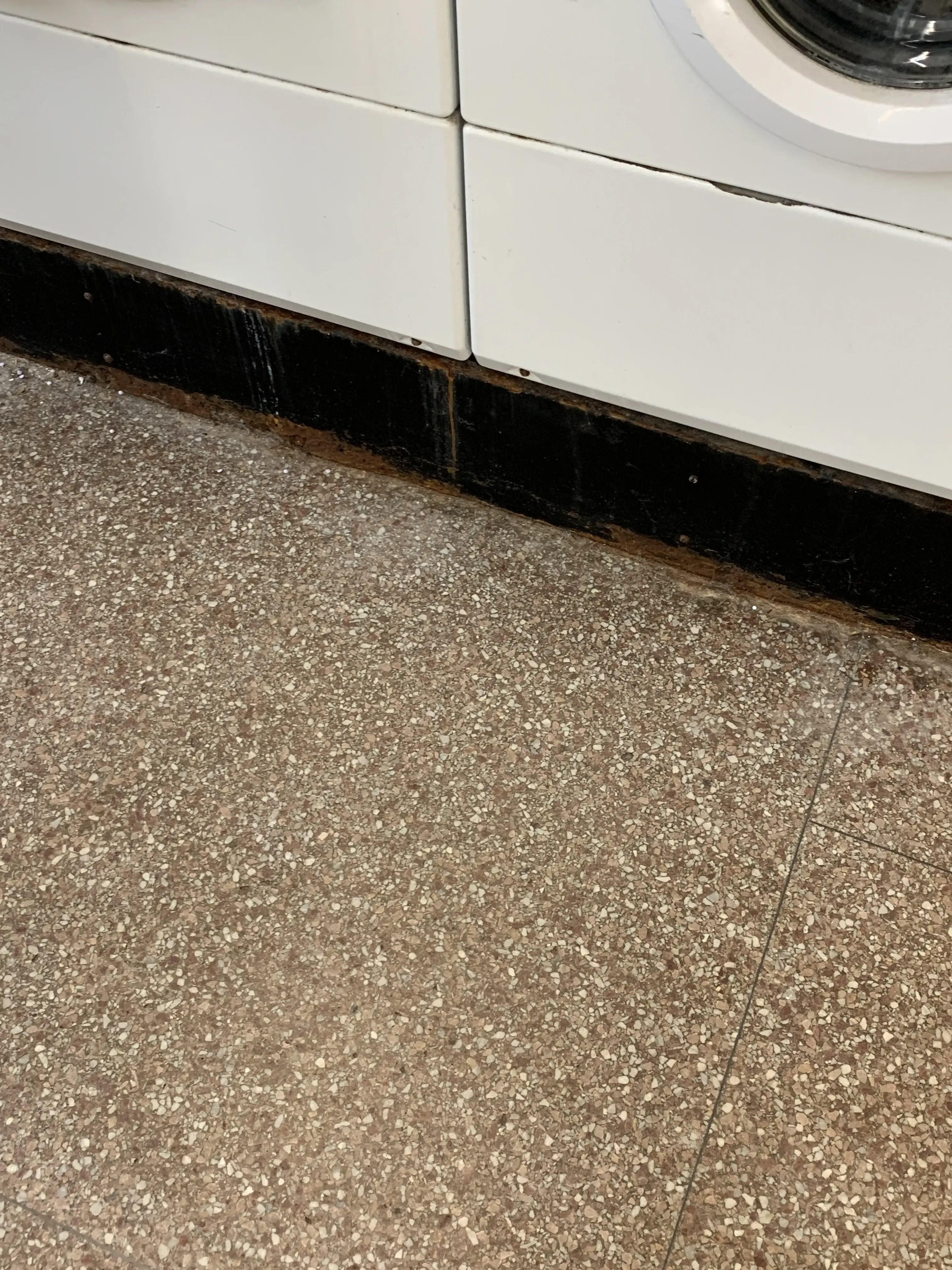 Paris Cleaners & Laundry - Image 20