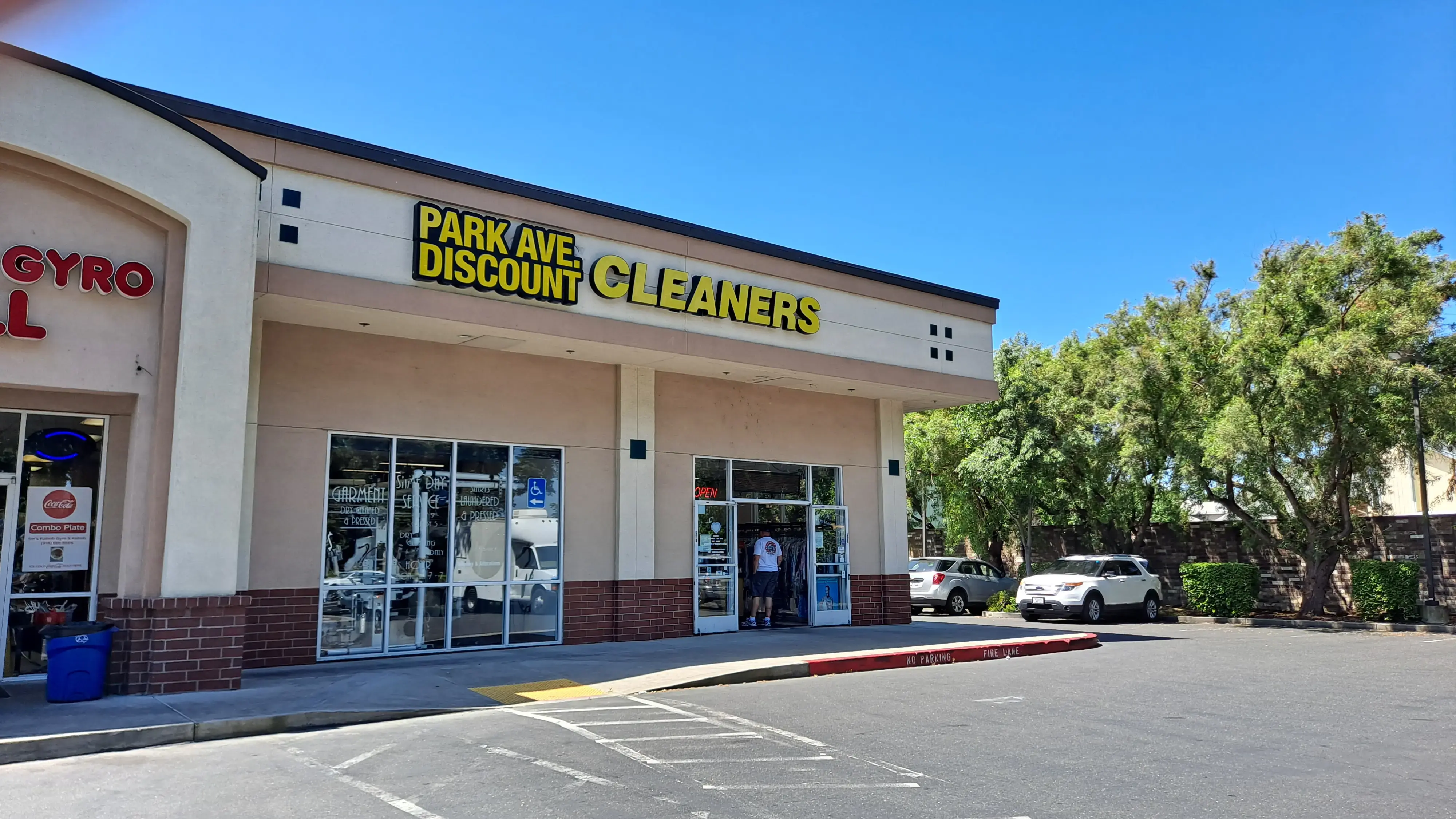 Park Avenue Cleaners thumbnail 1