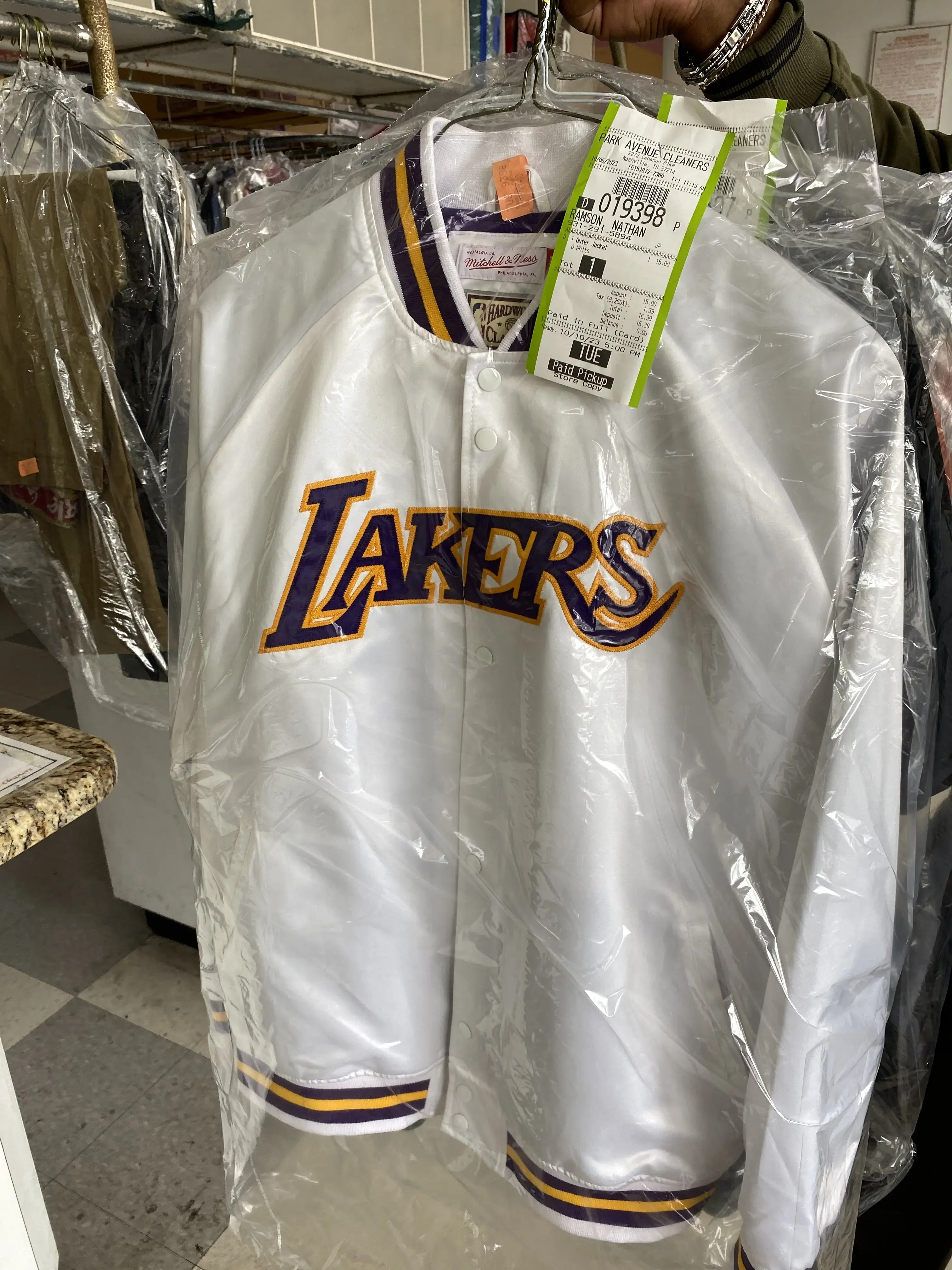 Park Avenue Cleaners - Image 20