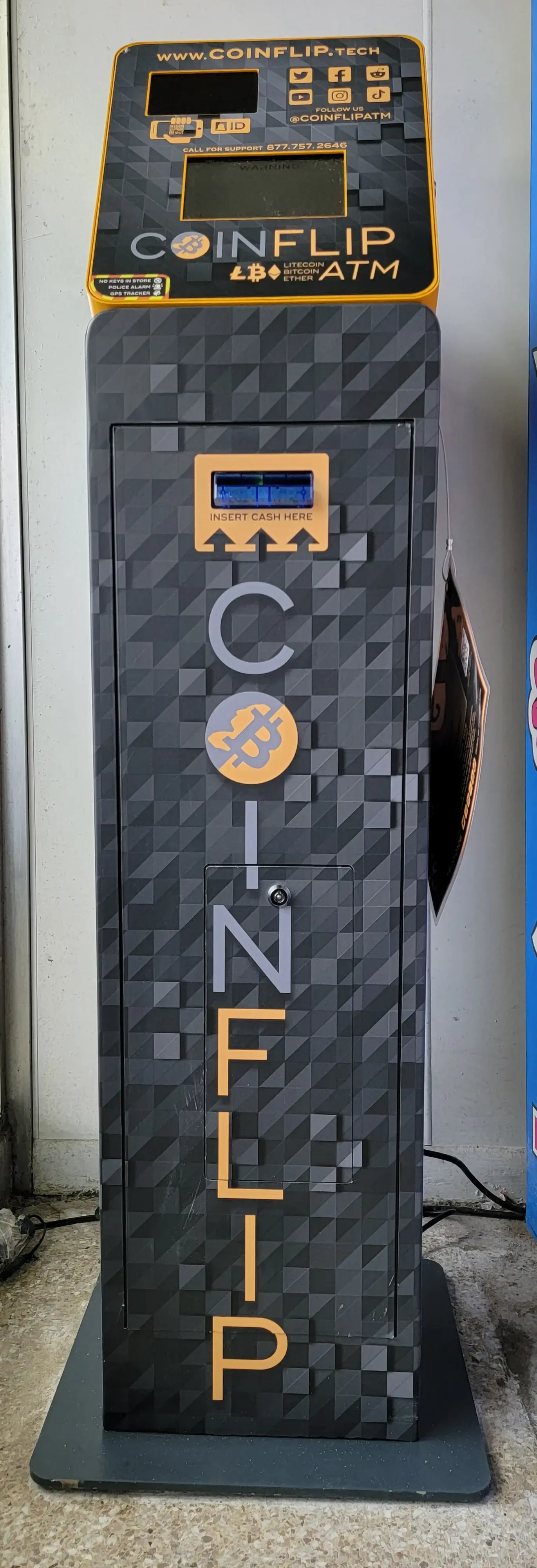 Park Avenue Coin Laundry - Image 9