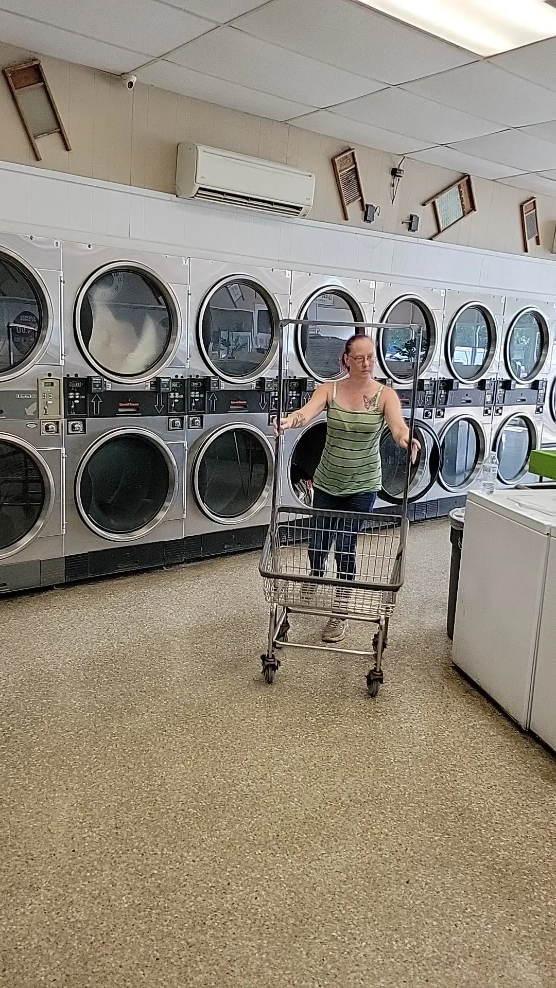 Park Avenue Coin Laundry thumbnail 6