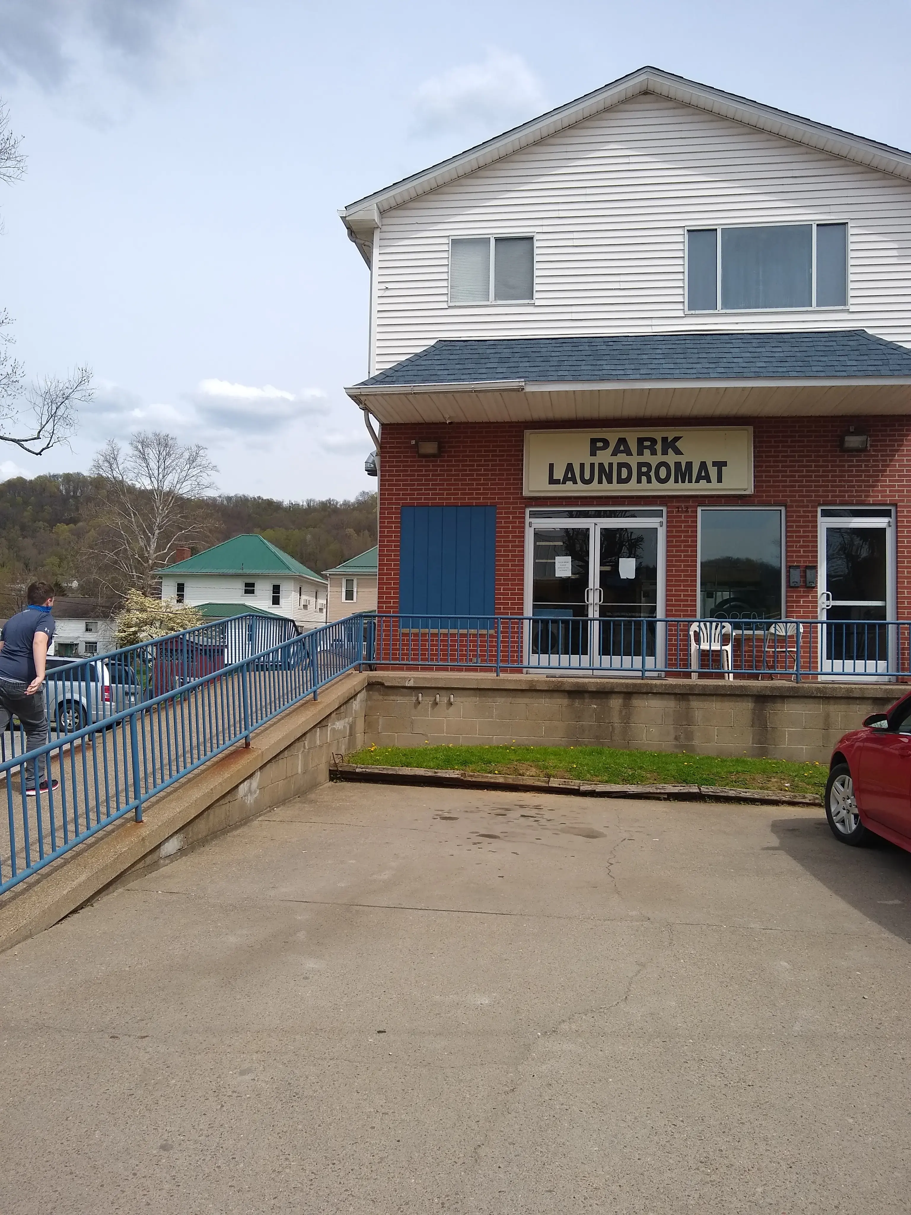 Park Laundromat & Car Wash - Image 5