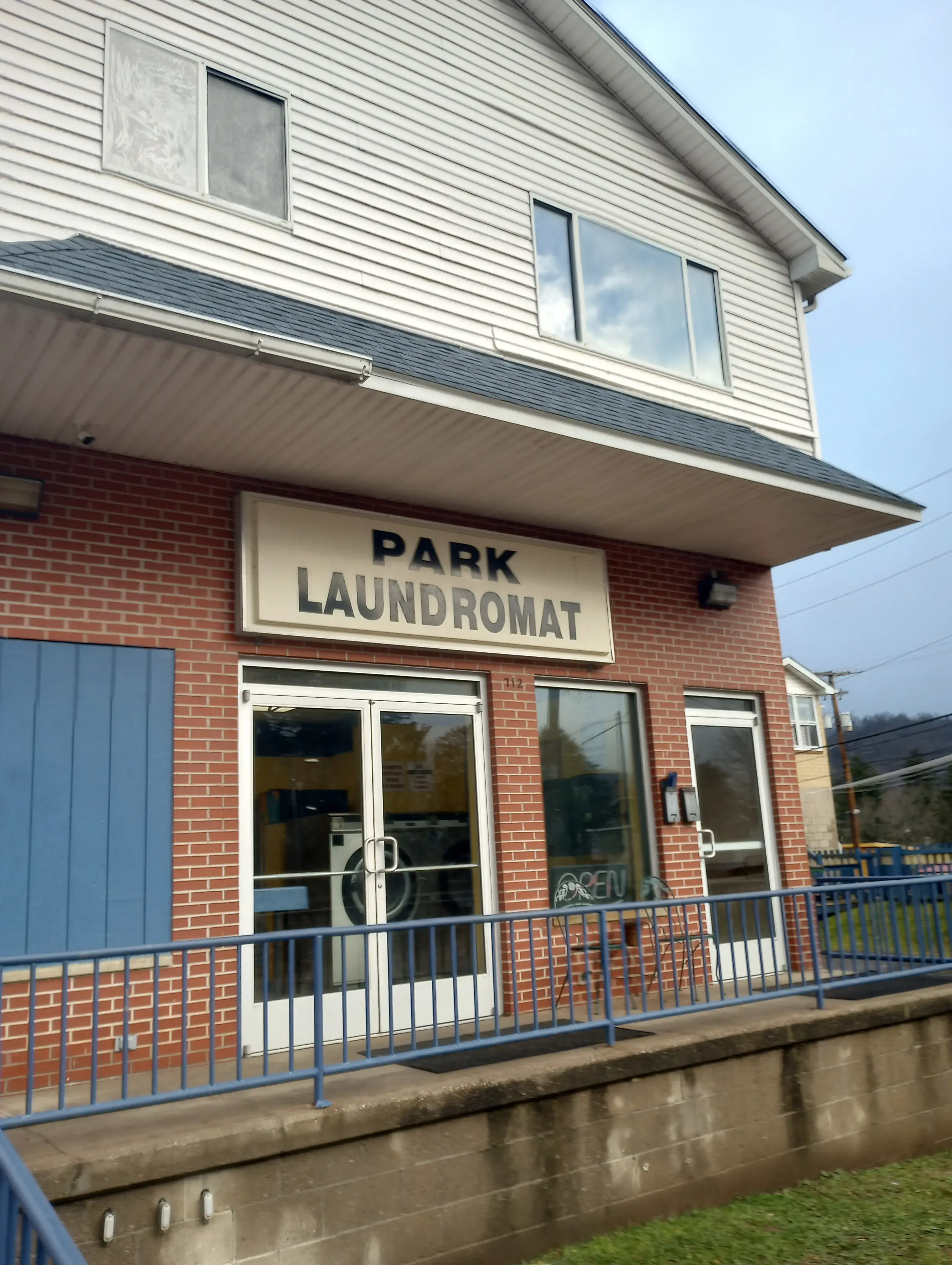 Park Laundromat & Car Wash thumbnail 8