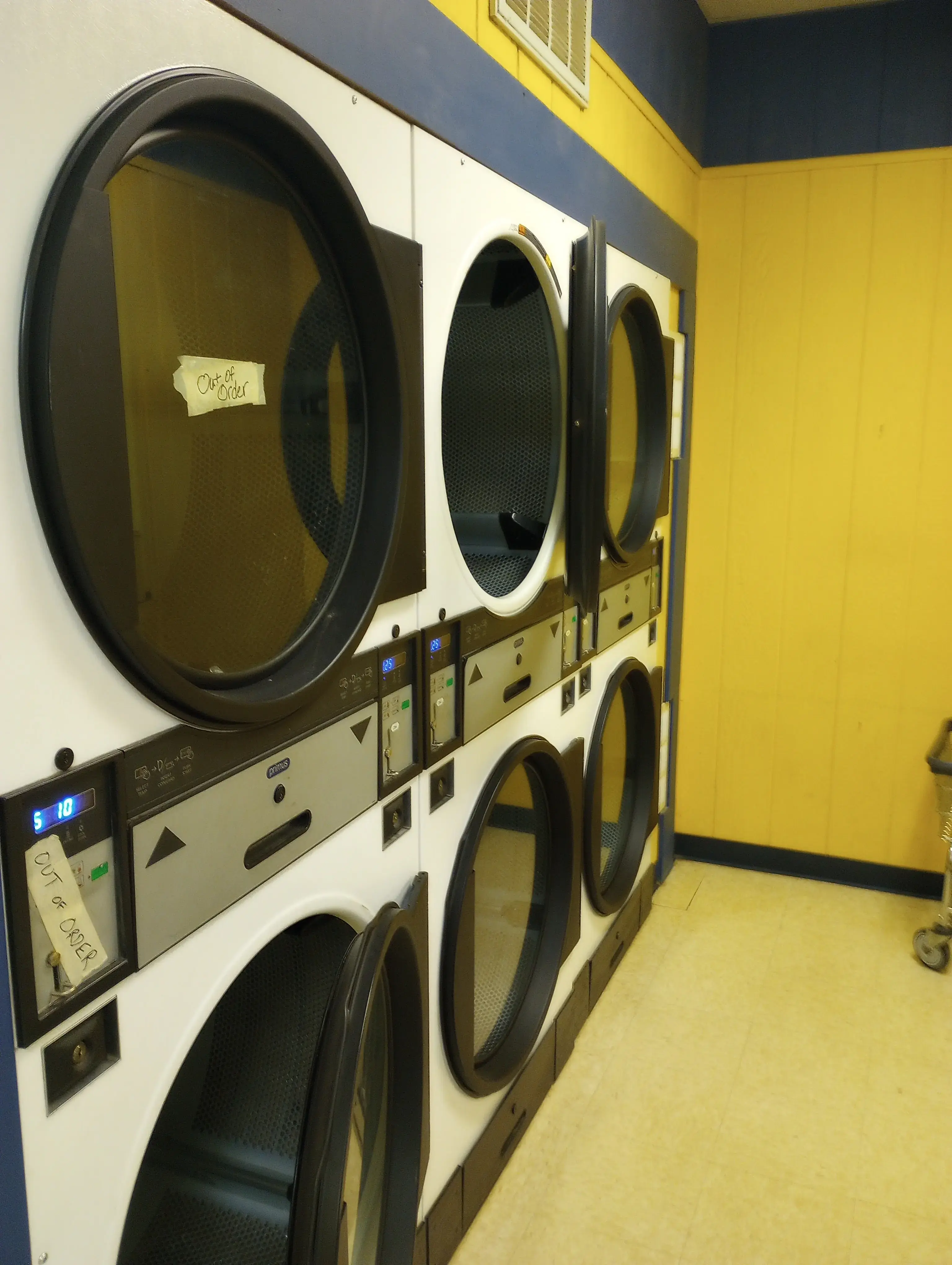 Park Laundromat & Car Wash - Image 2
