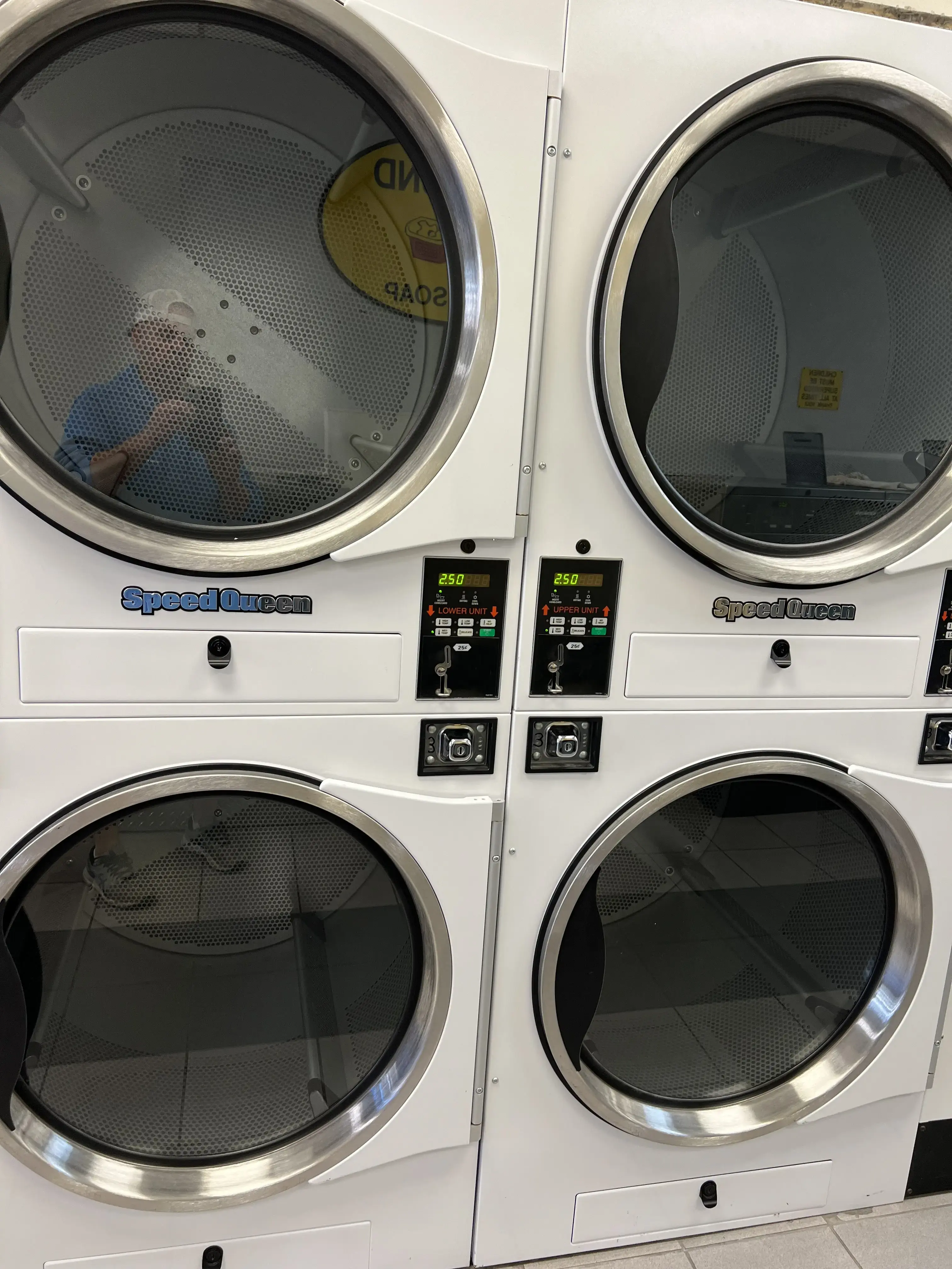 Park Laundromat thumbnail 9