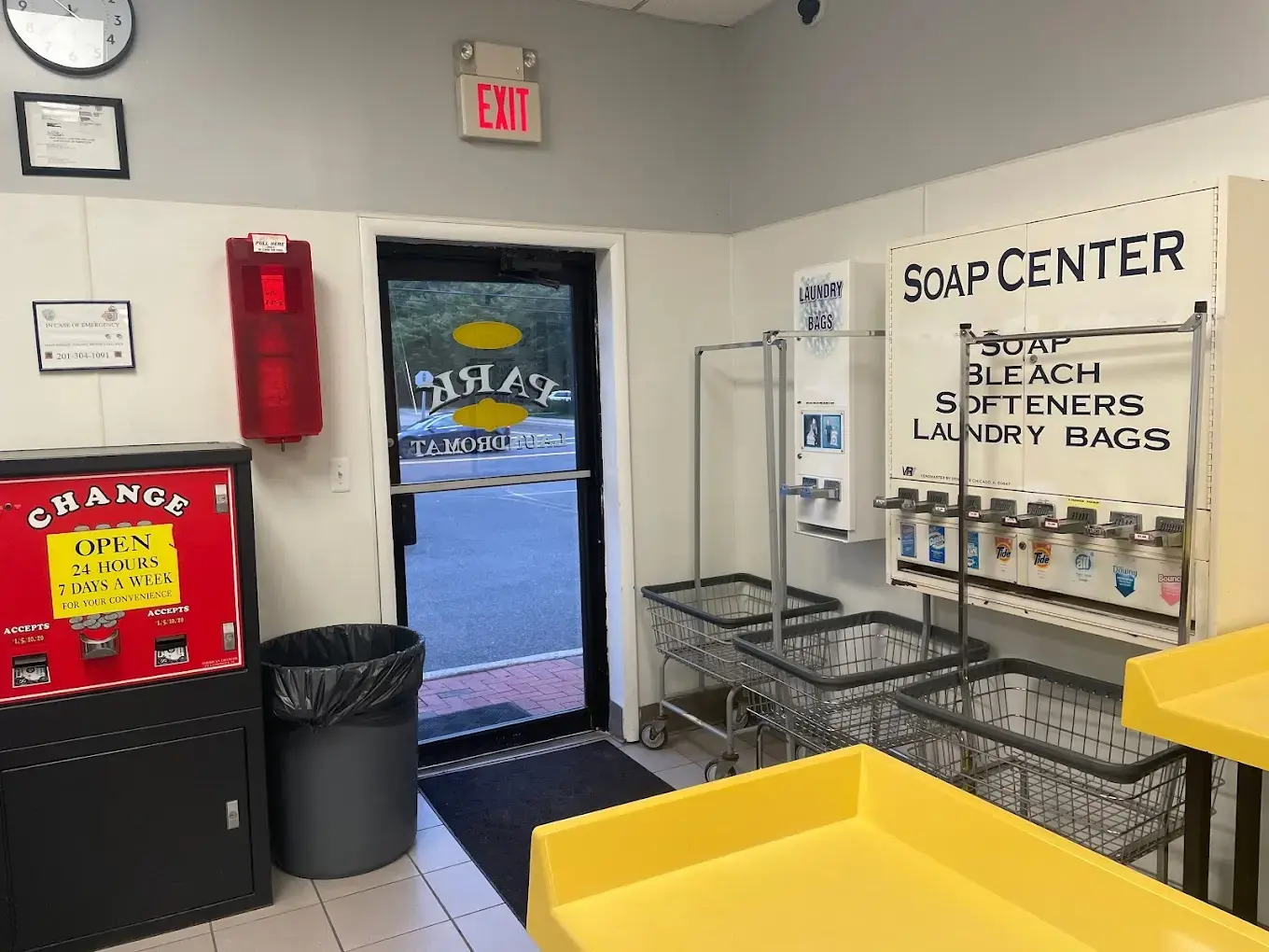 Park Laundromat - Image 3