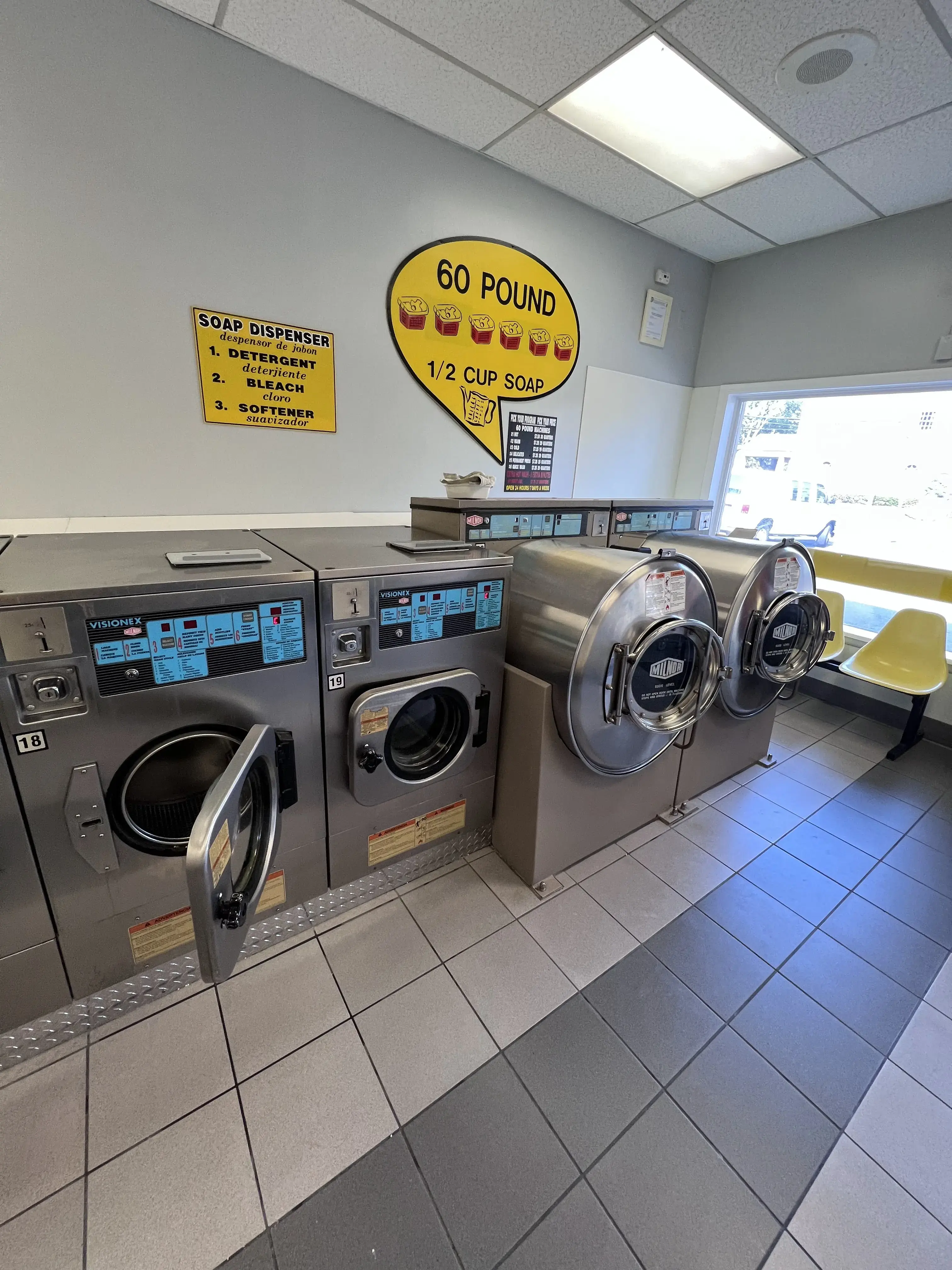 Park Laundromat - Image 13