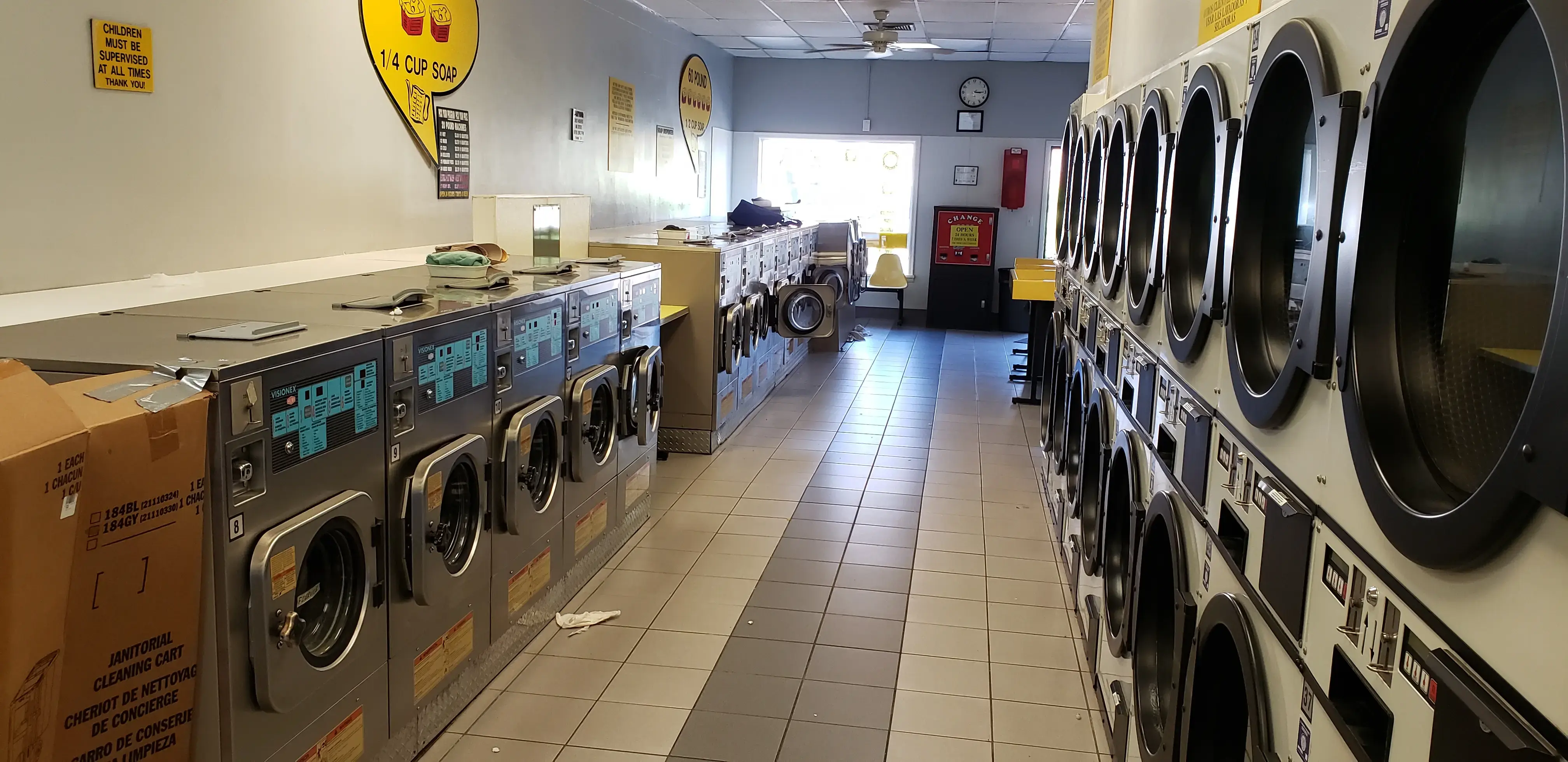 Park Laundromat thumbnail 18